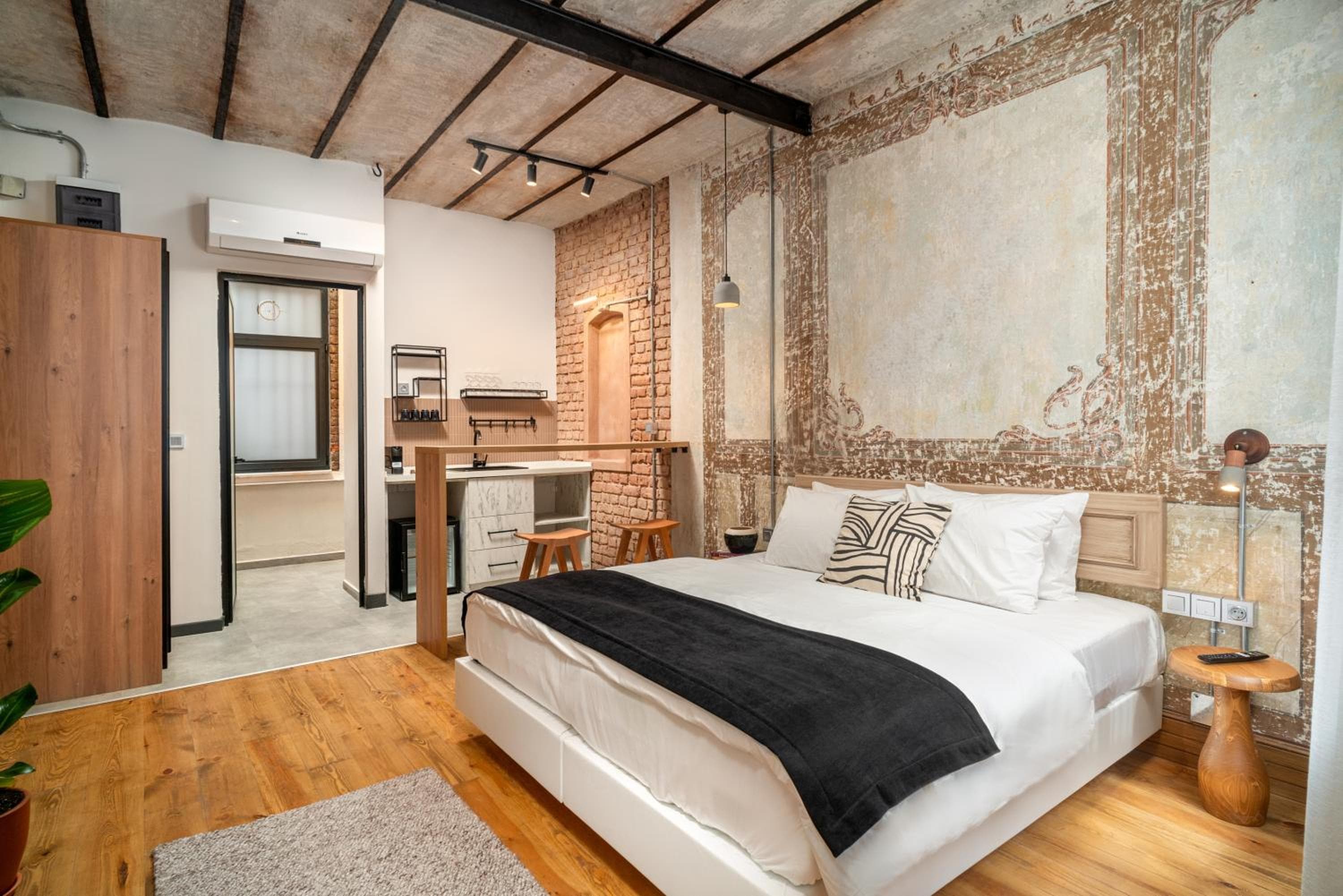 Urban Quarters - Büklü Han, Istanbul, photo 2