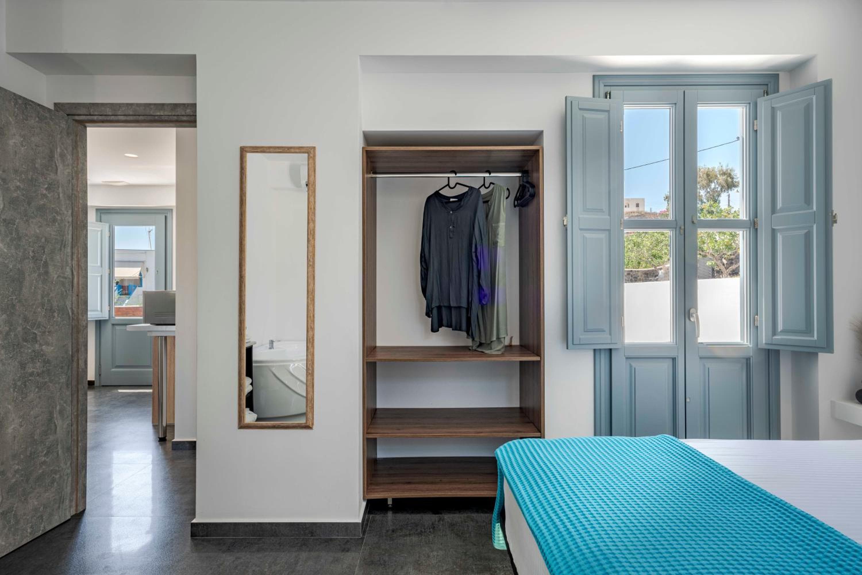 BlackStone Luxury Suites, Emporio Santorini, photo 4