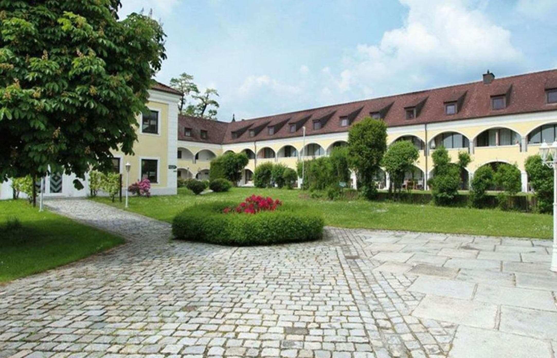 Schloss Kirchham Appartement - & Wellnessanlage, Kirchham