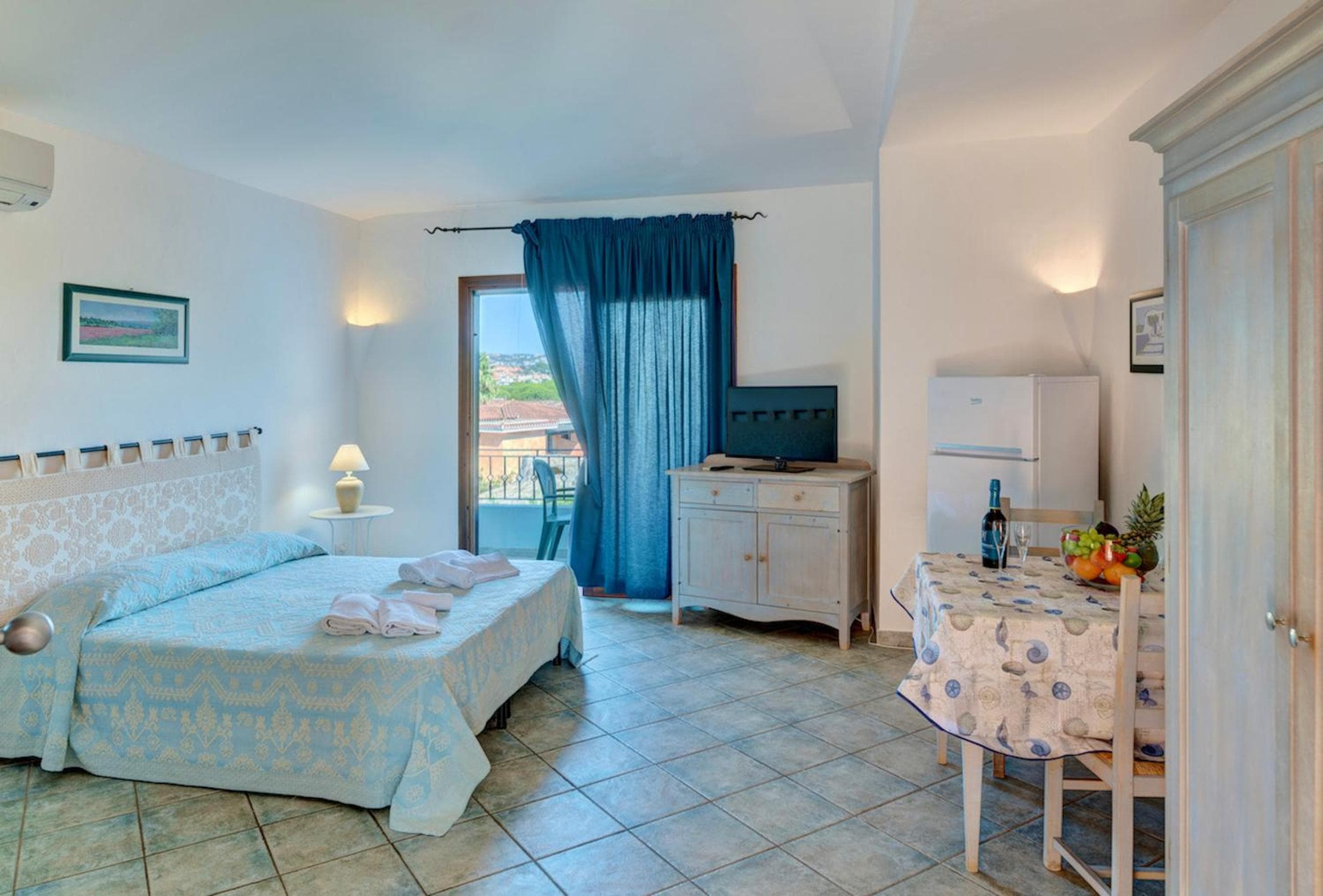 ISA-apartments with air conditioning and outdoor private space in residence with swimming-pool in Palau, only 150 meters from the sea, Palau, photo 2