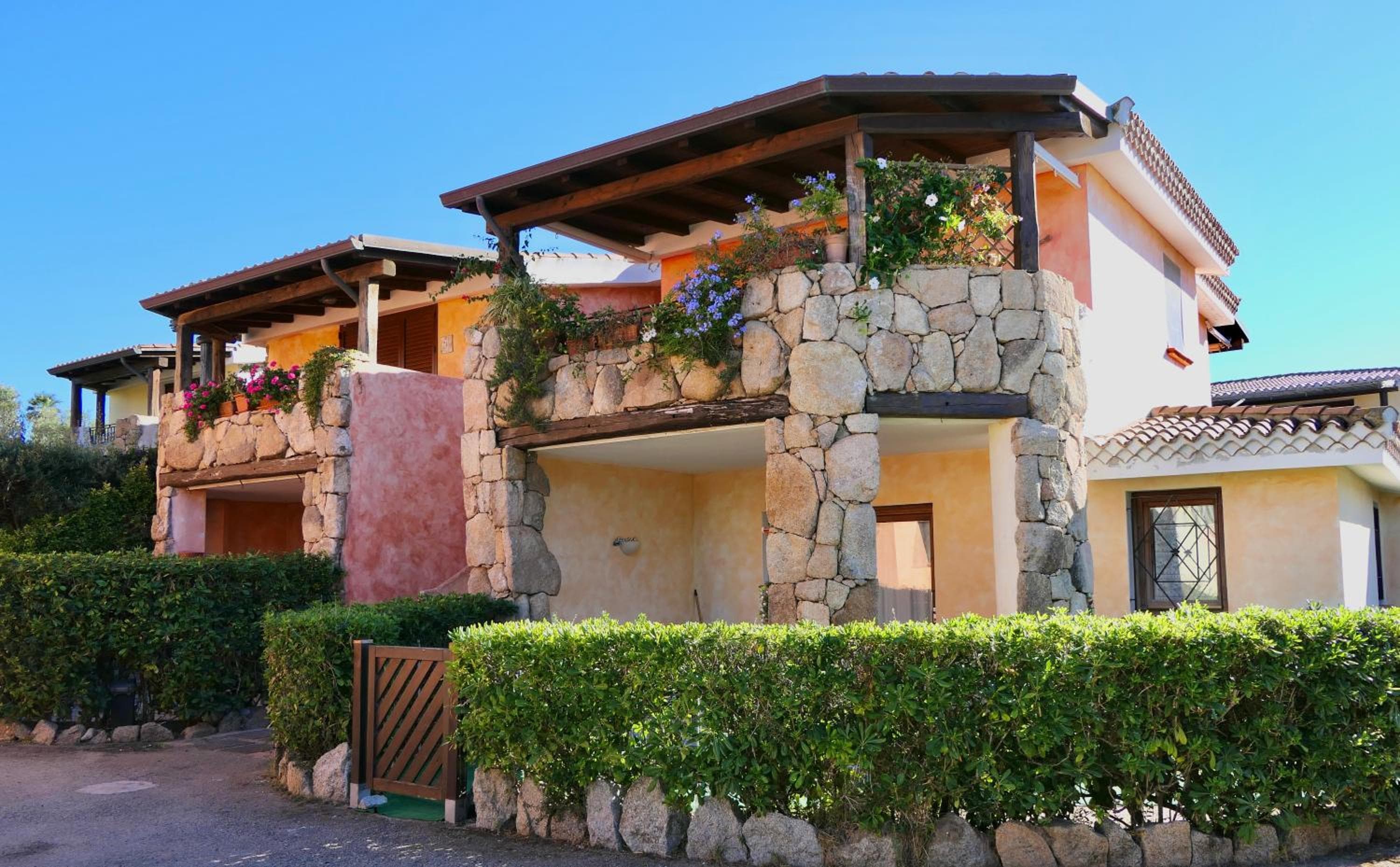 ISA-apartments with air conditioning and outdoor private space in residence with swimming-pool in Palau, only 150 meters from the sea, Palau