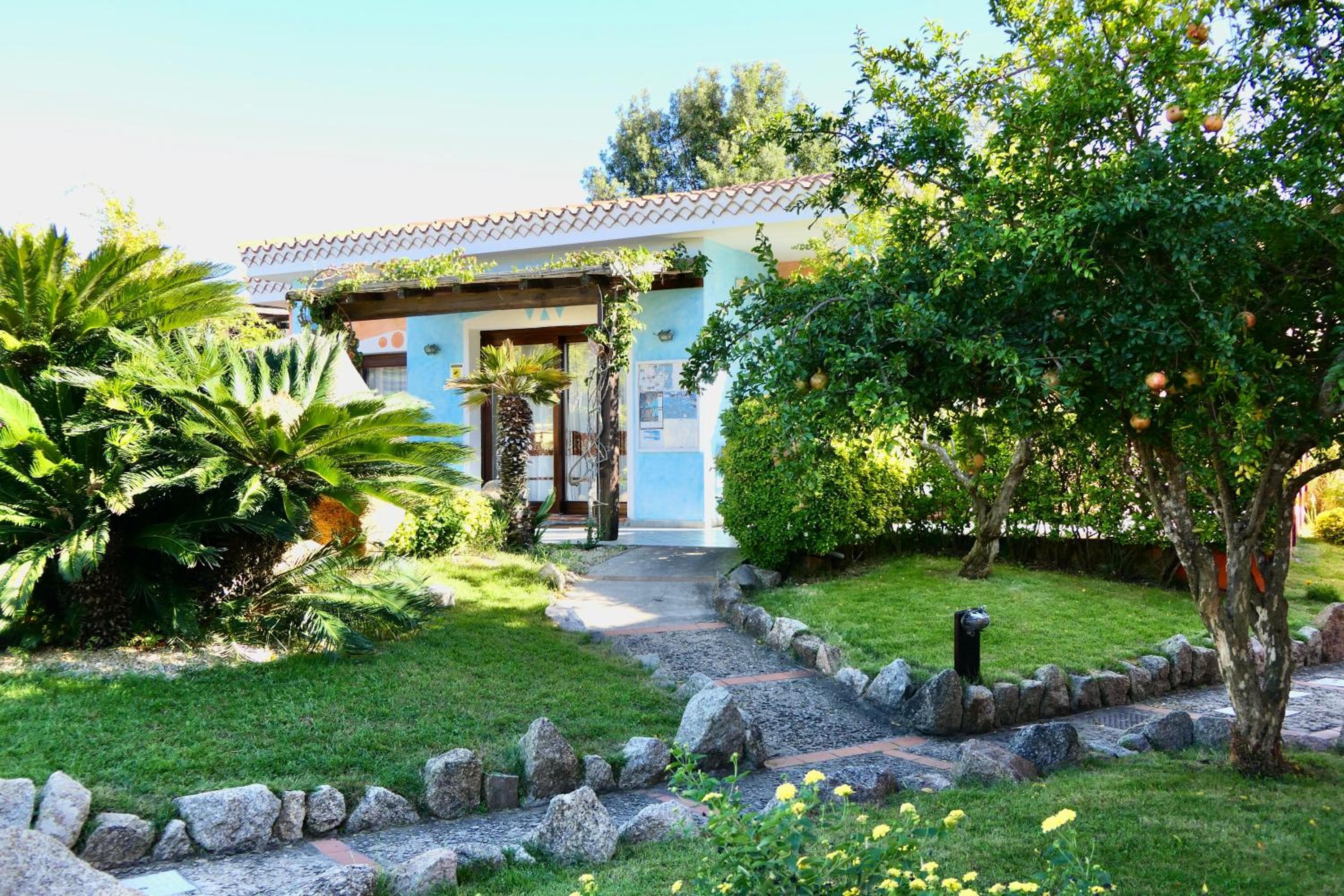 ISA-apartments with air conditioning and outdoor private space in residence with swimming-pool in Palau, only 150 meters from the sea, Palau, photo 6