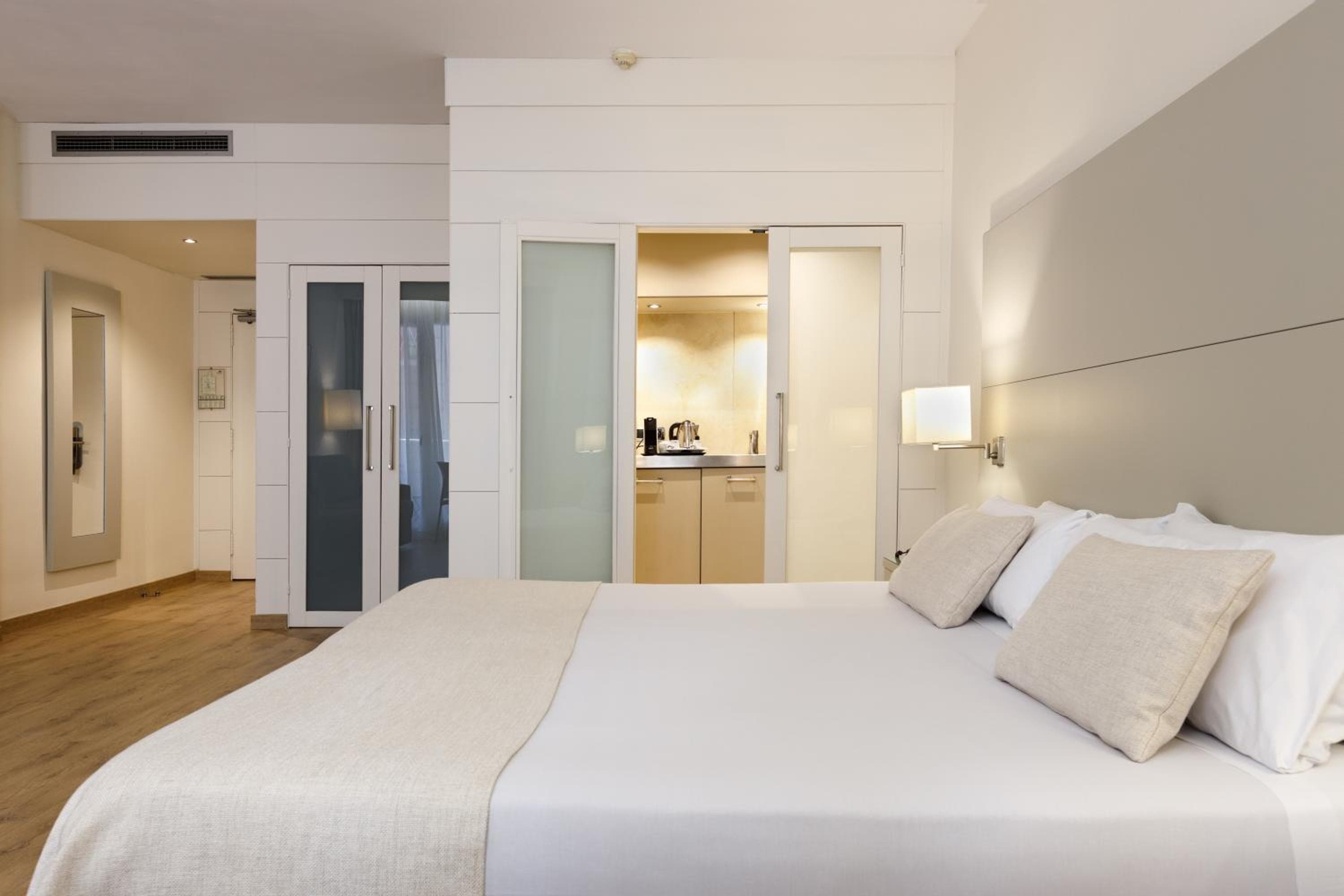 Aparthotel Mariano Cubi Barcelona, Barcelona, photo 3