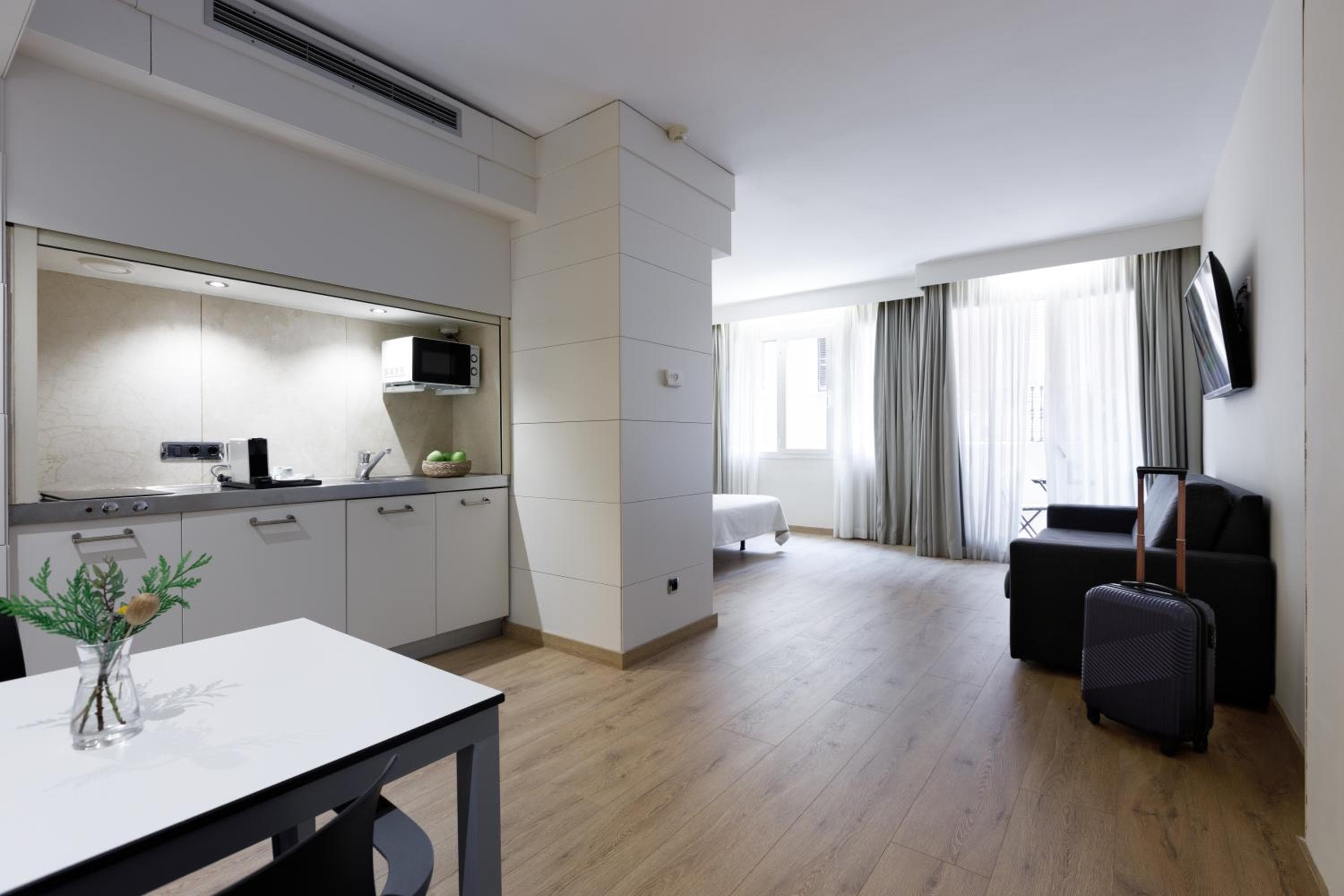 Aparthotel Mariano Cubi Barcelona, Barcelona, photo 2