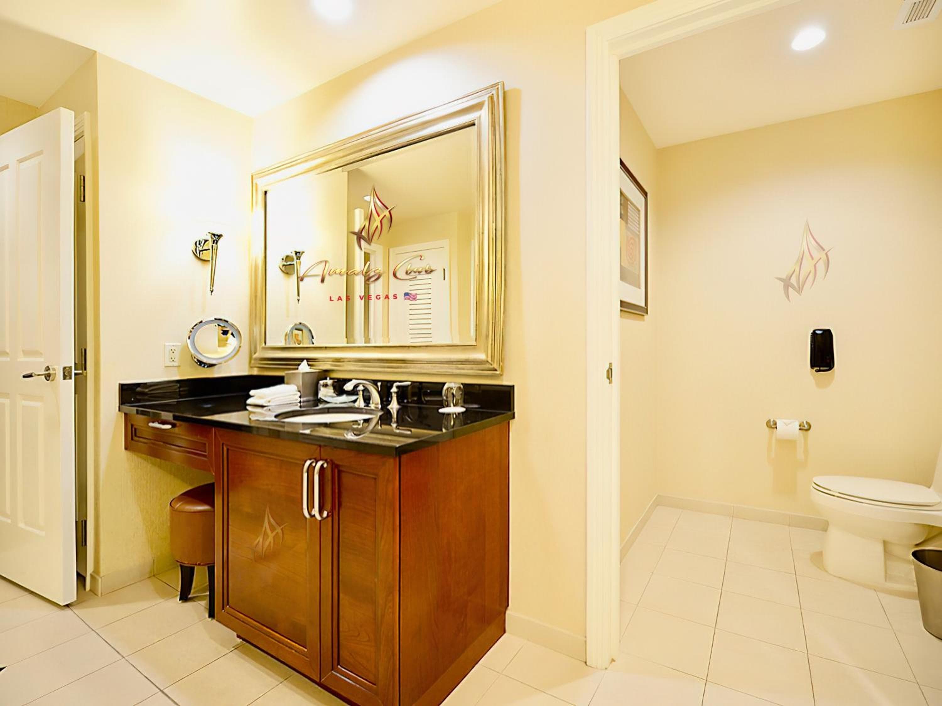 Amalz Two Bedroom Three Bathroom Balcony Suites at Mgm Signature !, Las Vegas, photo 4