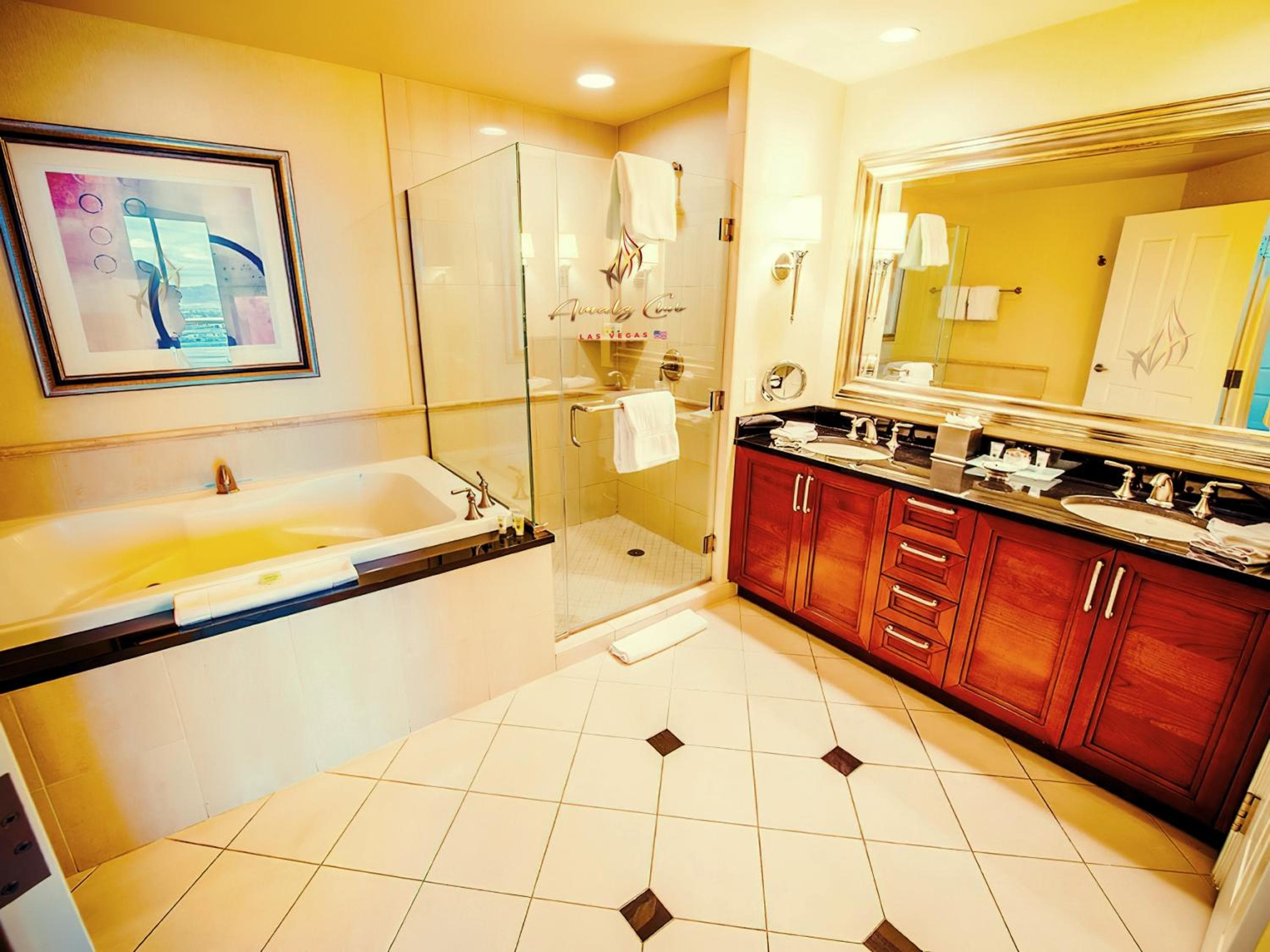 Amalz Two Bedroom Three Bathroom Balcony Suites at Mgm Signature !, Las Vegas, photo 6