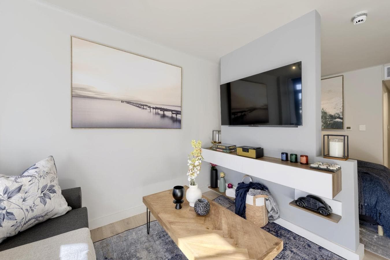 Tokyo Studio with Balcony - Book 4 & Get 5th Night FREE, Cape Town, photo 2