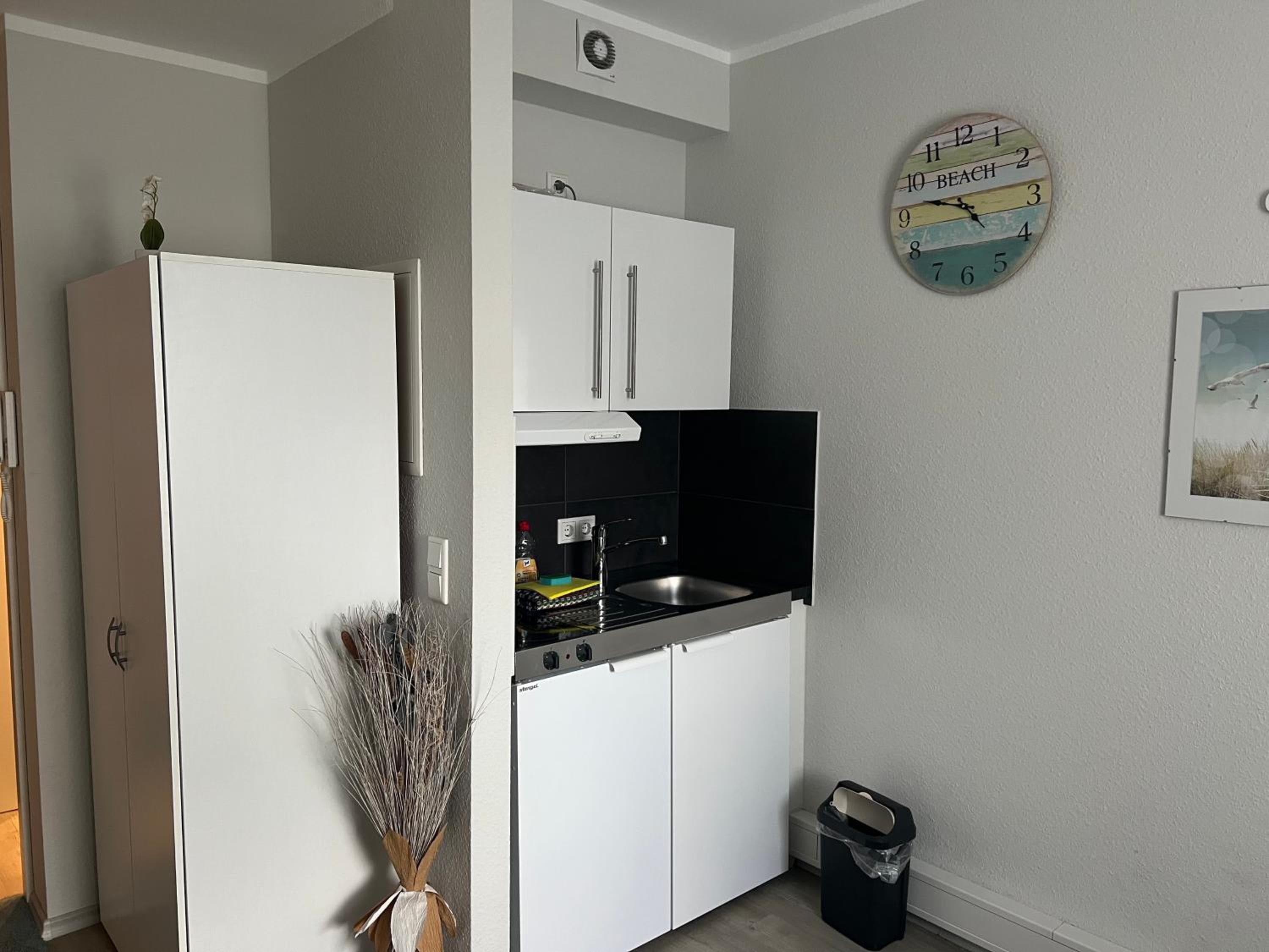 Kitchen at Business Appartement Mainz