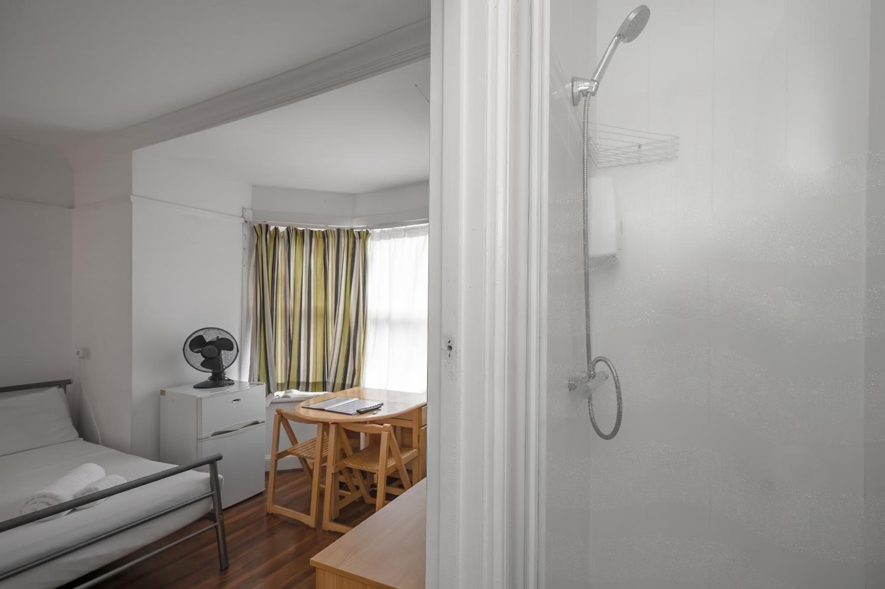 Flexistay Norbury Aparthotel, London, photo 2