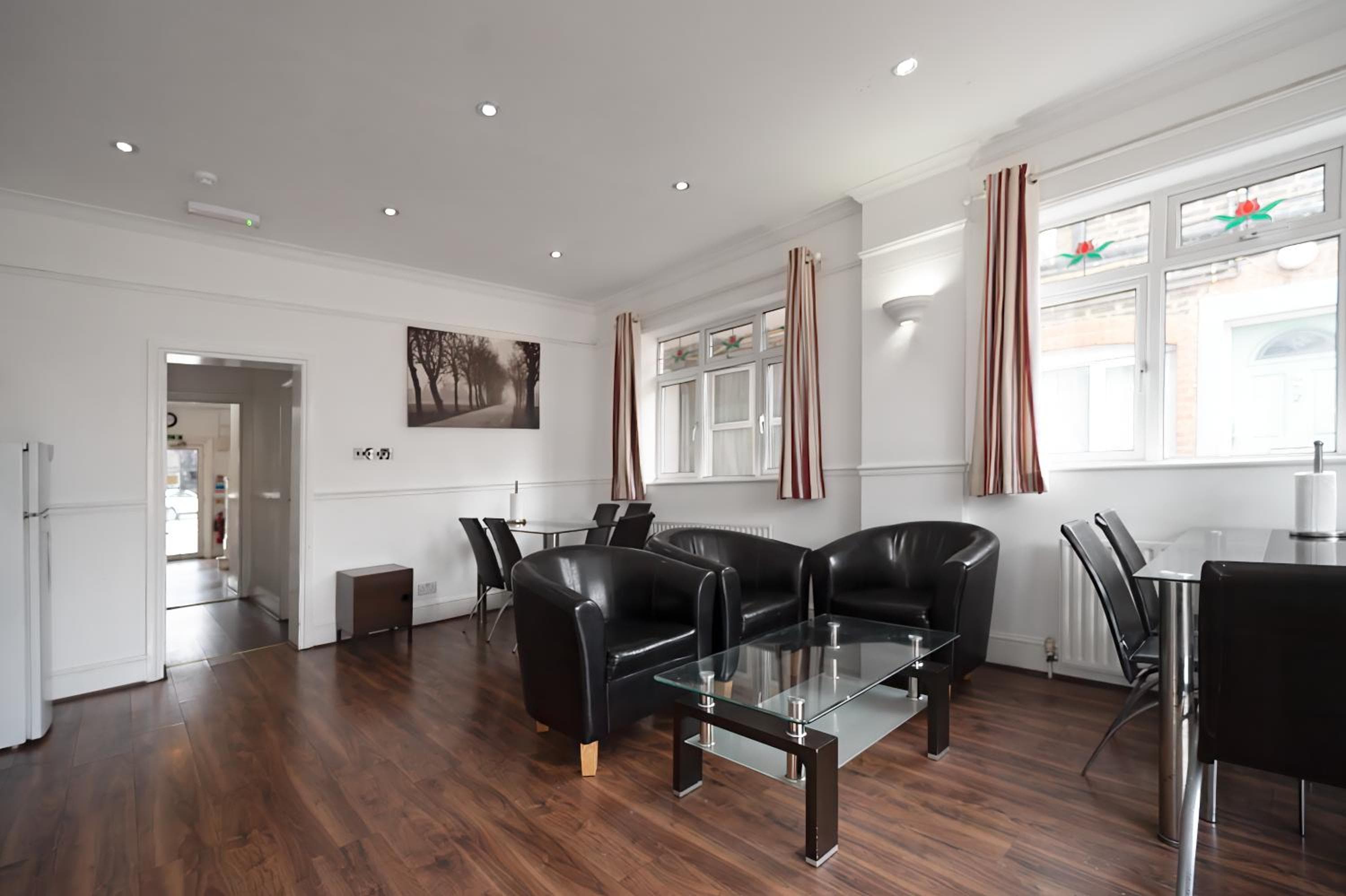 Flexistay Norbury Aparthotel, London, photo 5