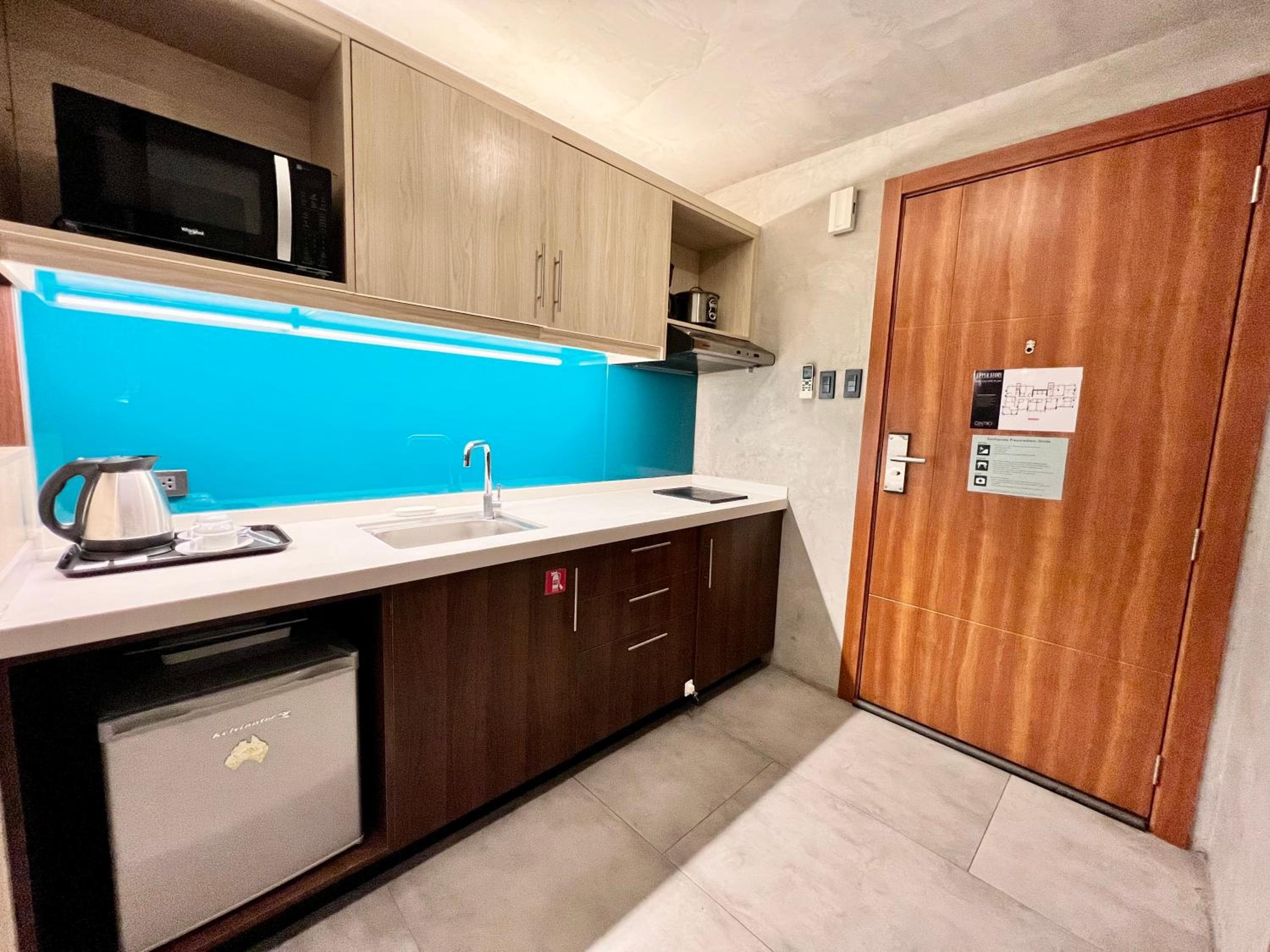 Cozy Spacious Hotel Type Condo with Smart TV and WiFi, Manila, photo 6