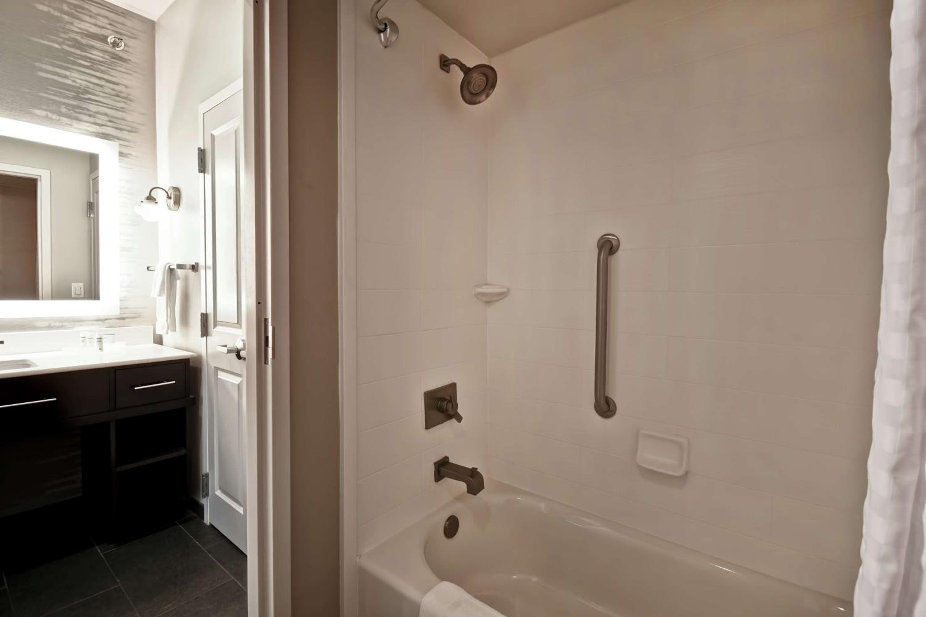 Homewood Suites by Hilton Dallas Arlington South, Arlington, photo 4