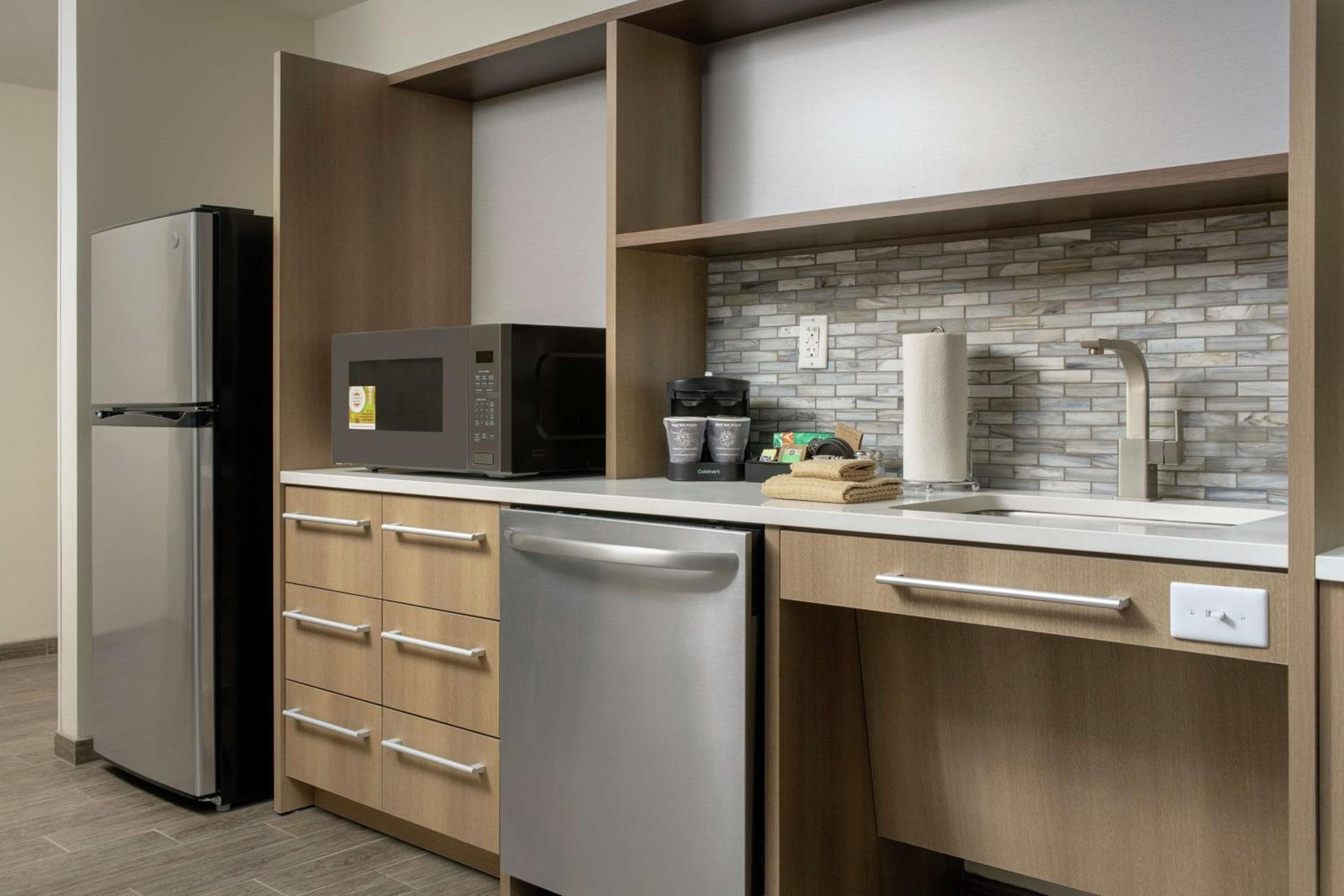 Home2 Suites By Hilton Edison, Edison, photo 6