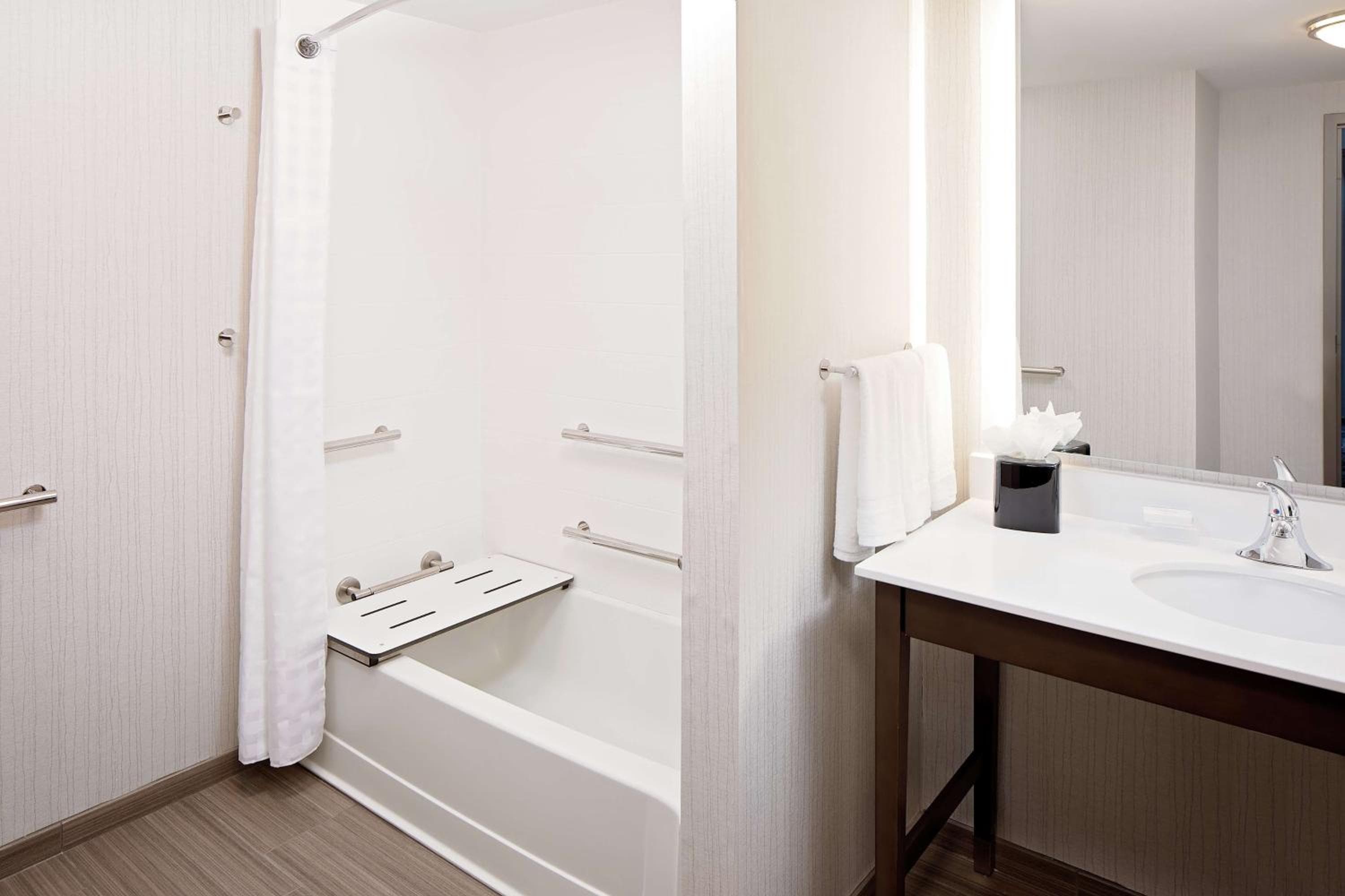 Homewood Suites By Hilton Ronkonkoma, Ronkonkoma, photo 3