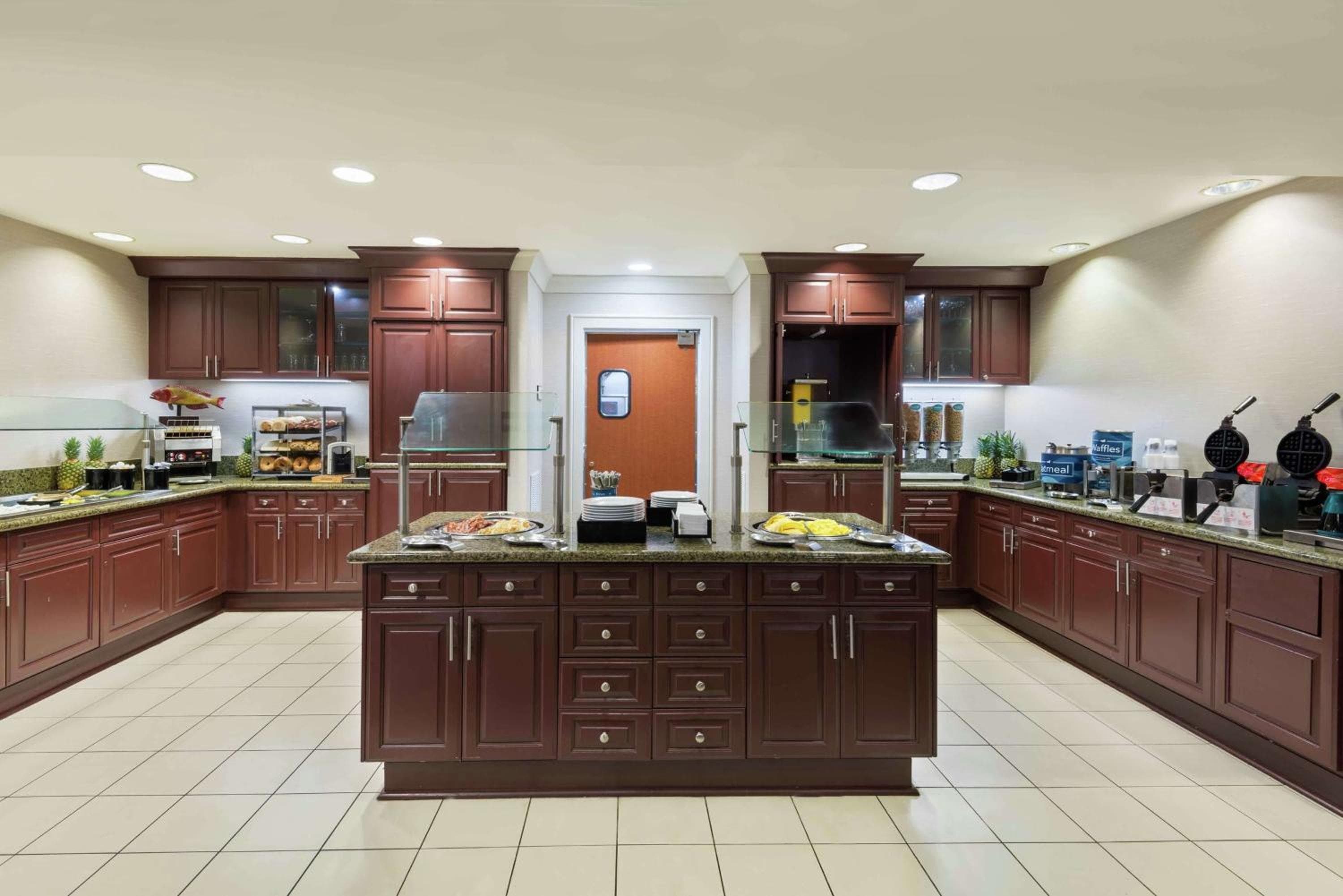 Homewood Suites by Hilton Tampa Airport - Westshore, Tampa, photo 3