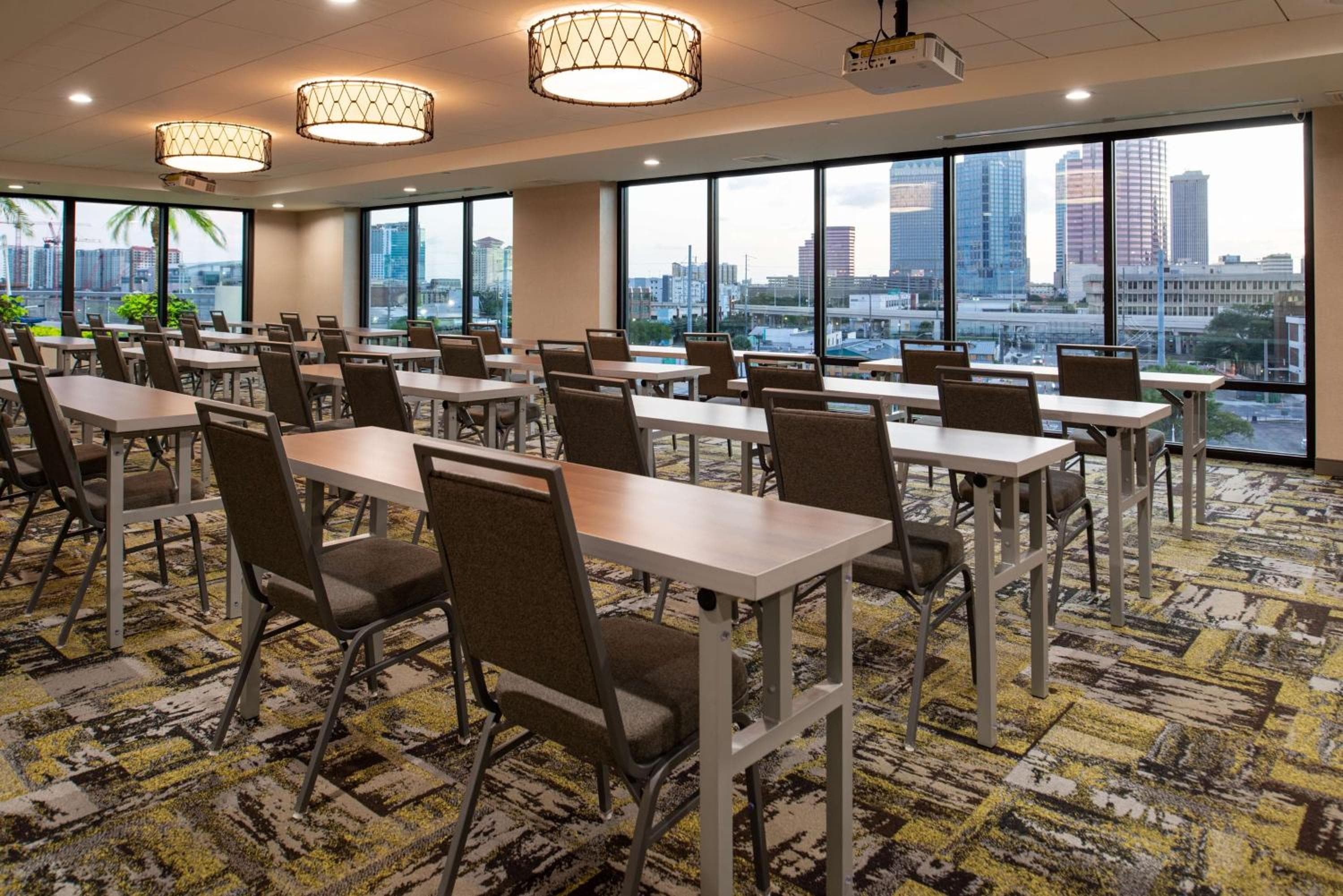 Home2 Suites By Hilton Tampa Downtown Channel District, Tampa, photo 6