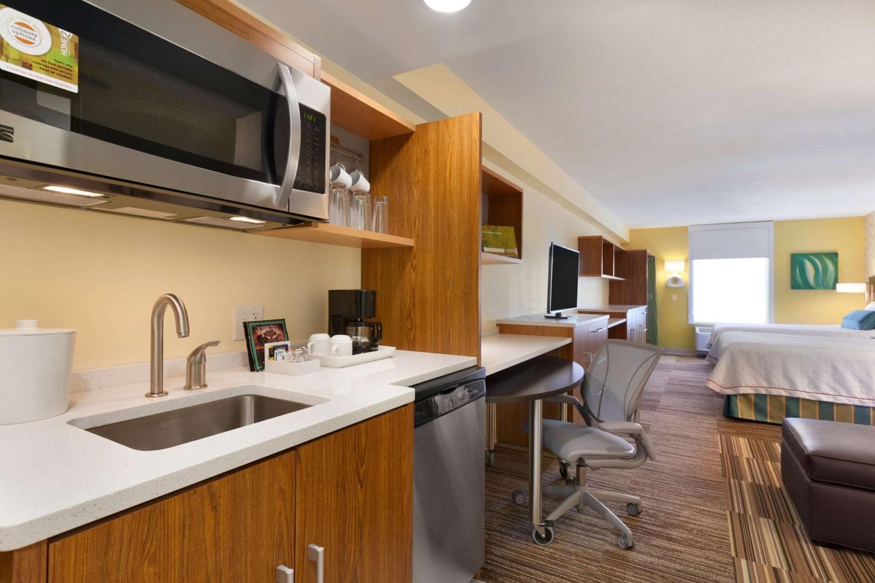 Home2 Suites by Hilton Champaign/Urbana, Champaign, photo 2