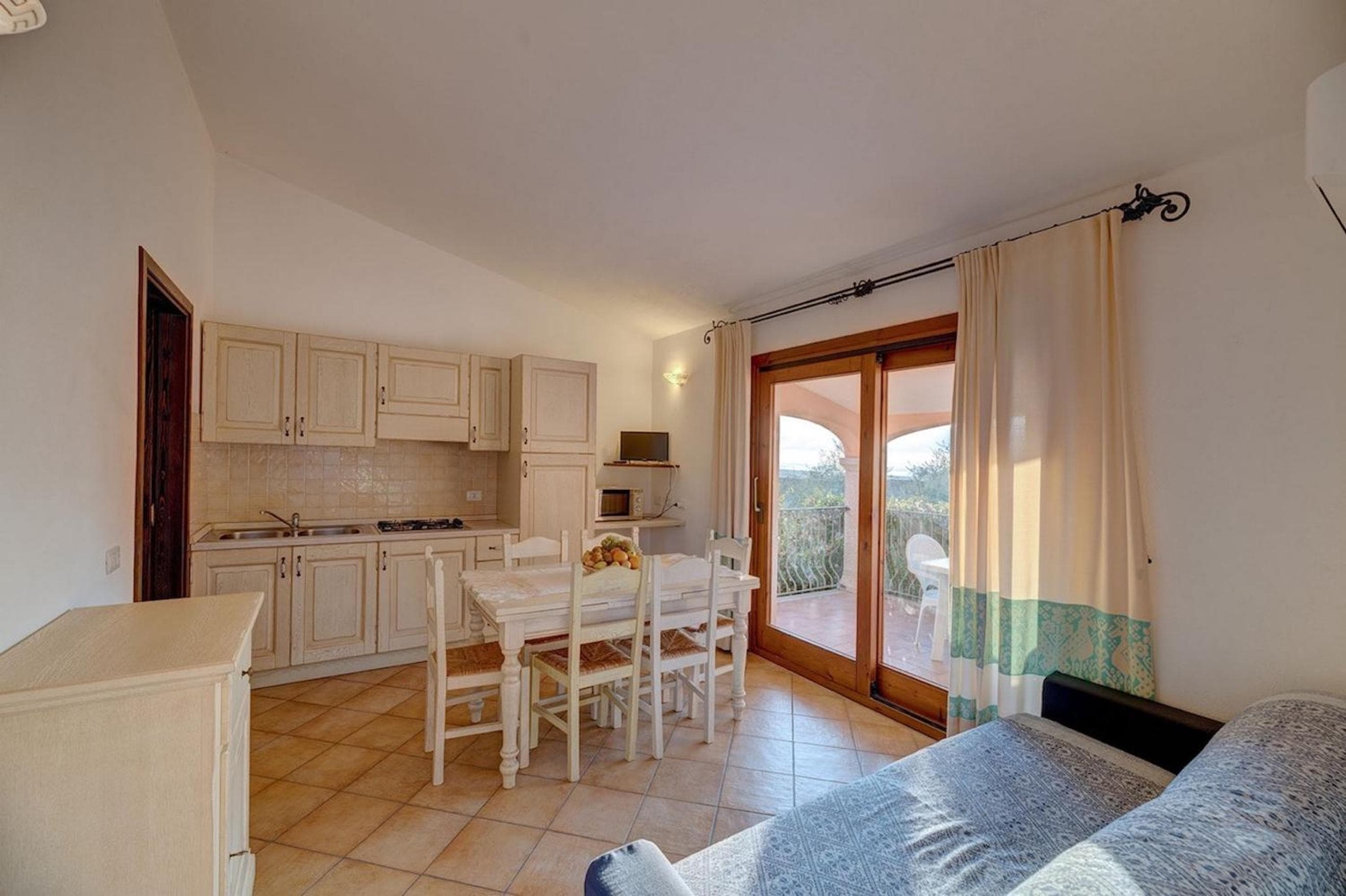 ISA-Residence with swimming-pool in Badesi, apartments with air conditioning and private outdoor space, Badesi, photo 5