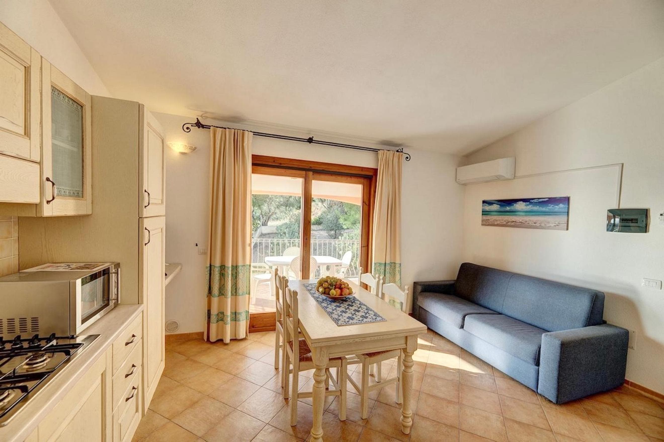 ISA-Residence with swimming-pool in Badesi, apartments with air conditioning and private outdoor space, Badesi, photo 2