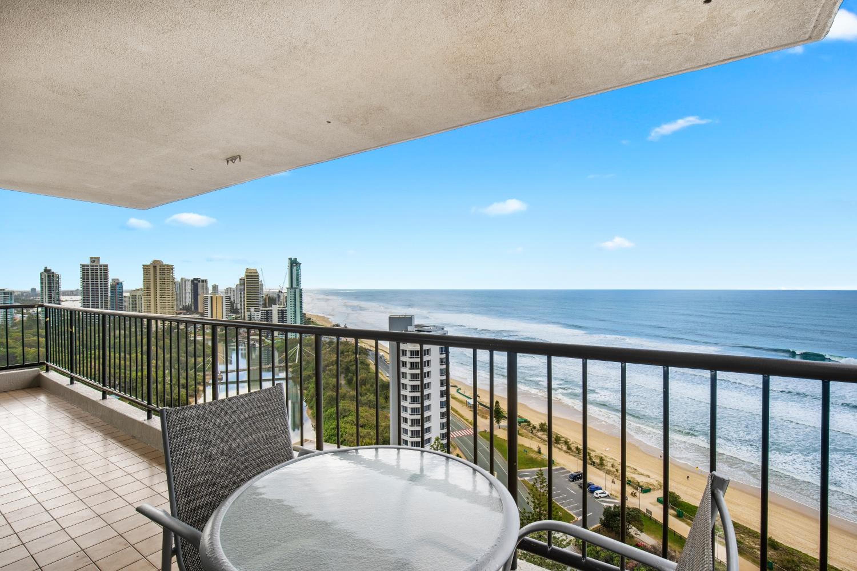 Capricorn One Beachside Holiday Apartments - Official, Gold Coast, photo 5