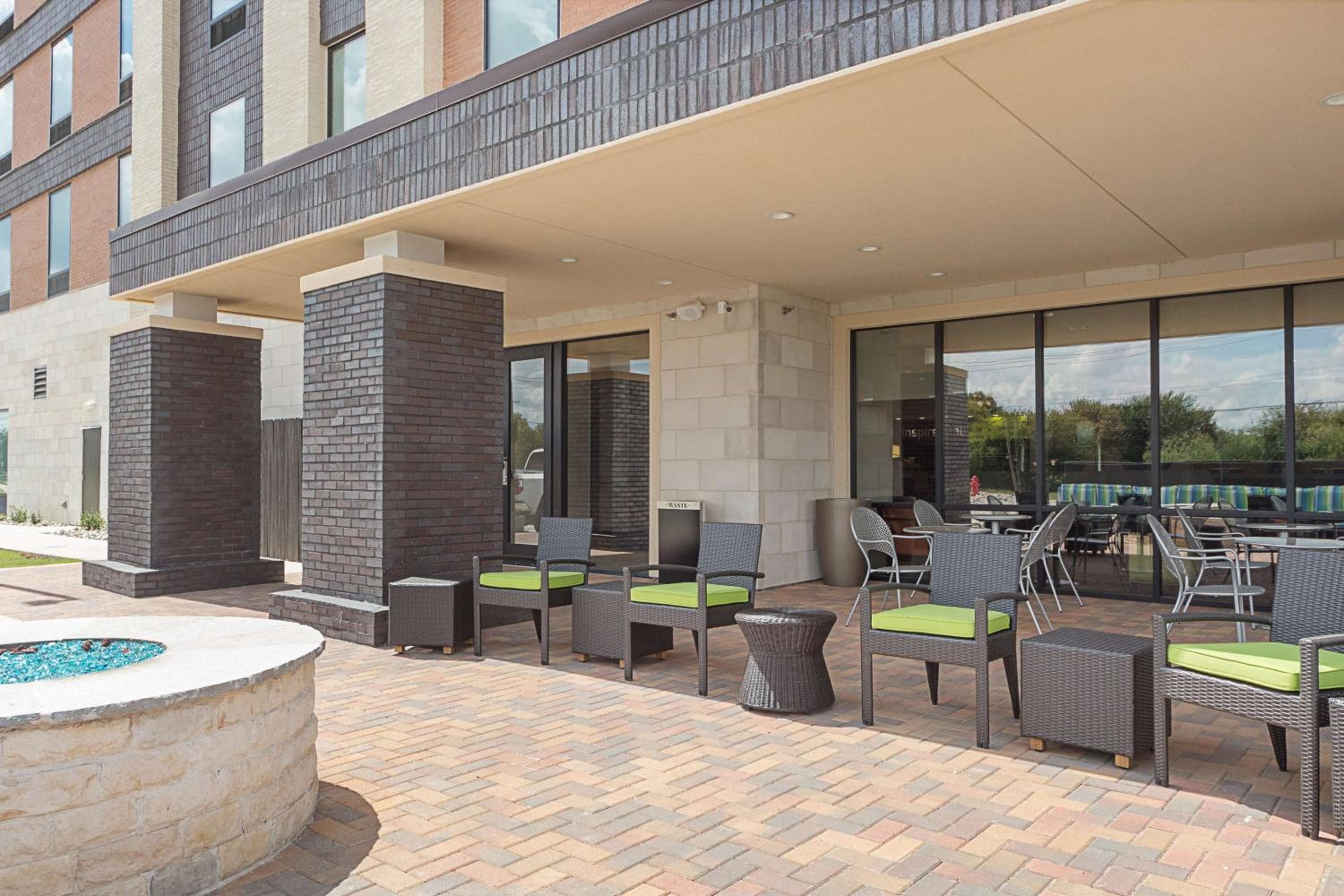 Home2 Suites By Hilton Dallas Grand Prairie, Grand Prairie, photo 2