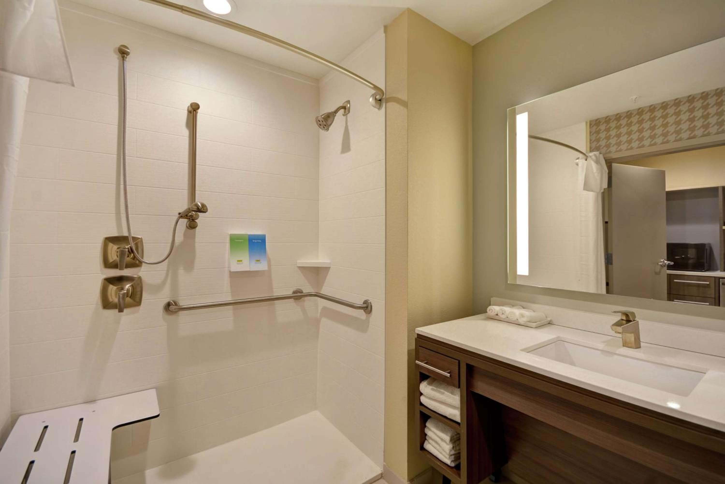 Home2 Suites At The Galleria, photo 3