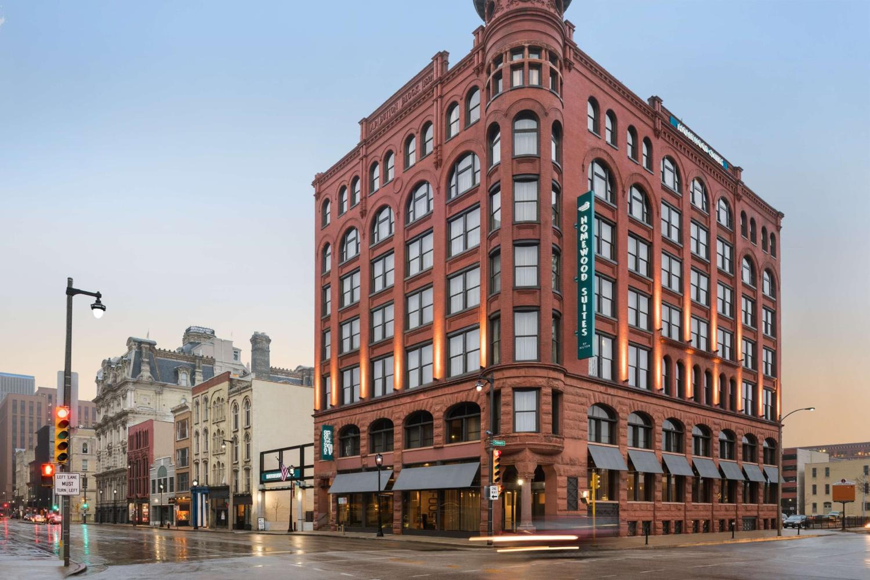 Homewood Suites By Hilton Milwaukee Downtown, Milwaukee
