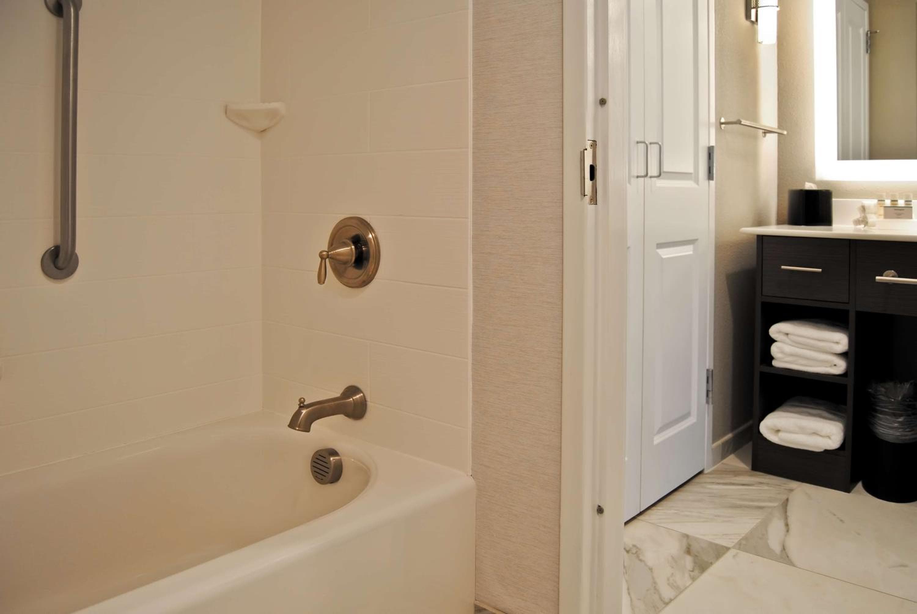 Homewood Suites by Hilton Raleigh Cary I-40, Cary, photo 2