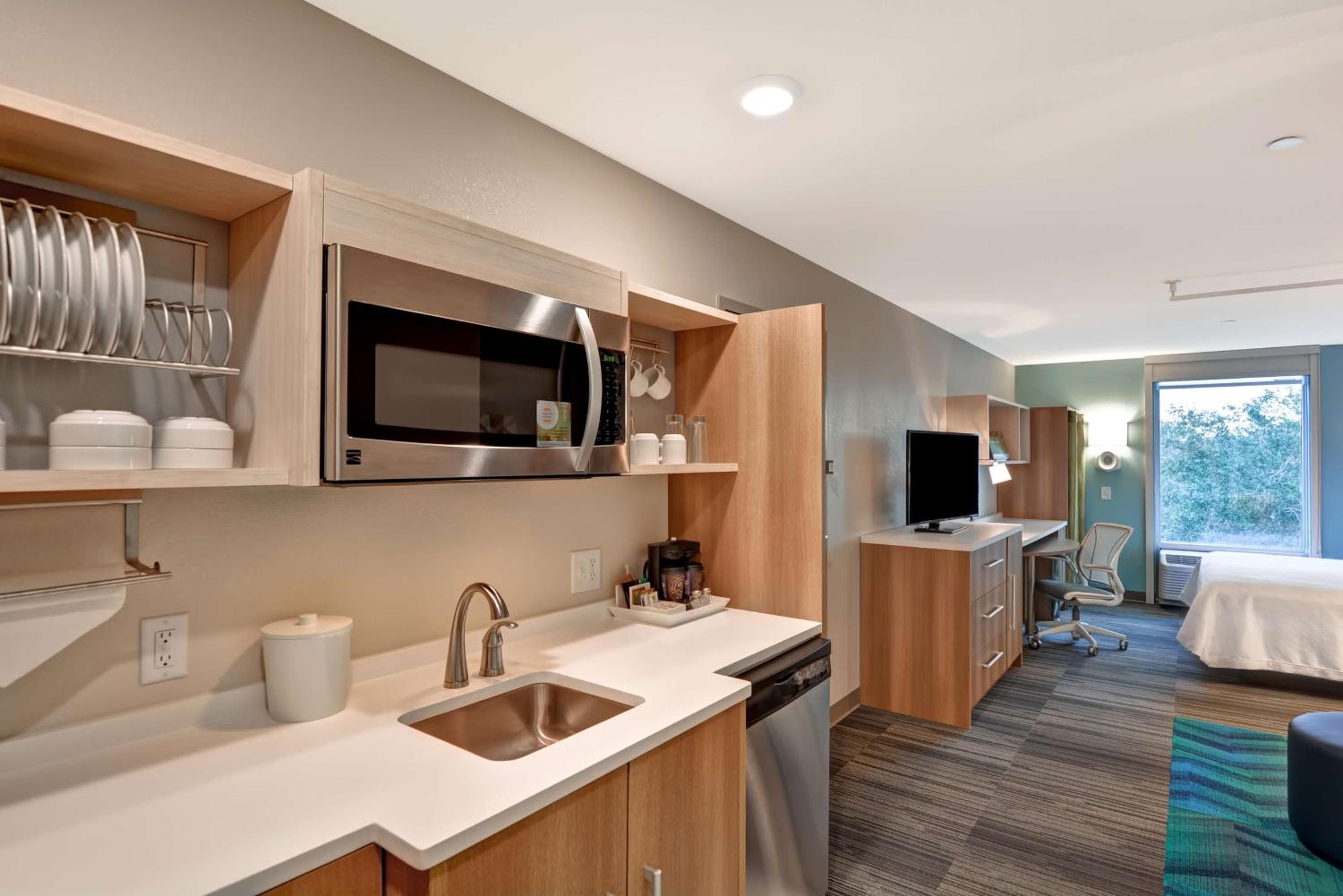 Home2 Suites By Hilton Tampa USF Near Busch Gardens, Tampa, photo 2