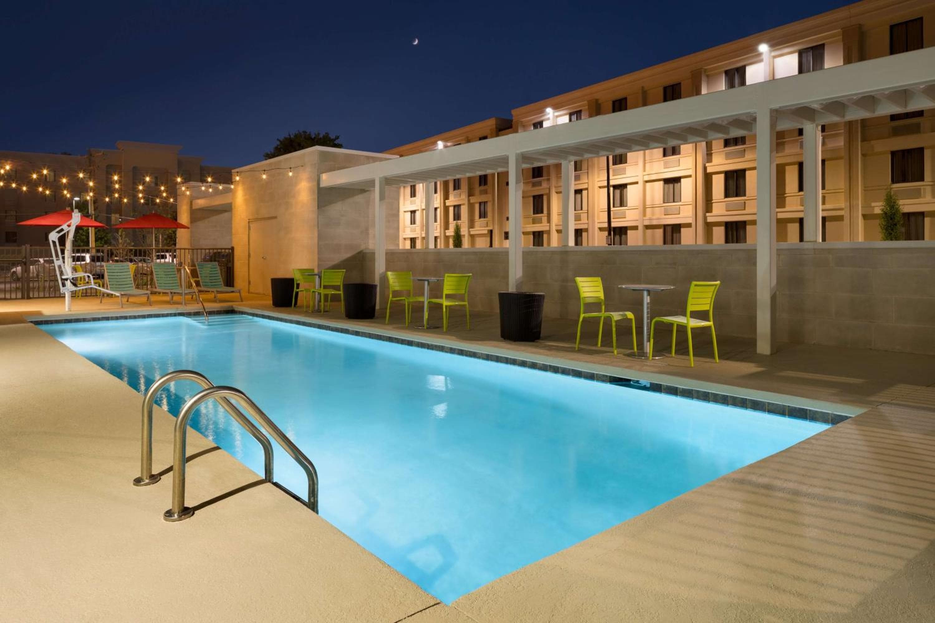 Home2 Suites by Hilton Charlotte Airport, Charlotte, photo 3