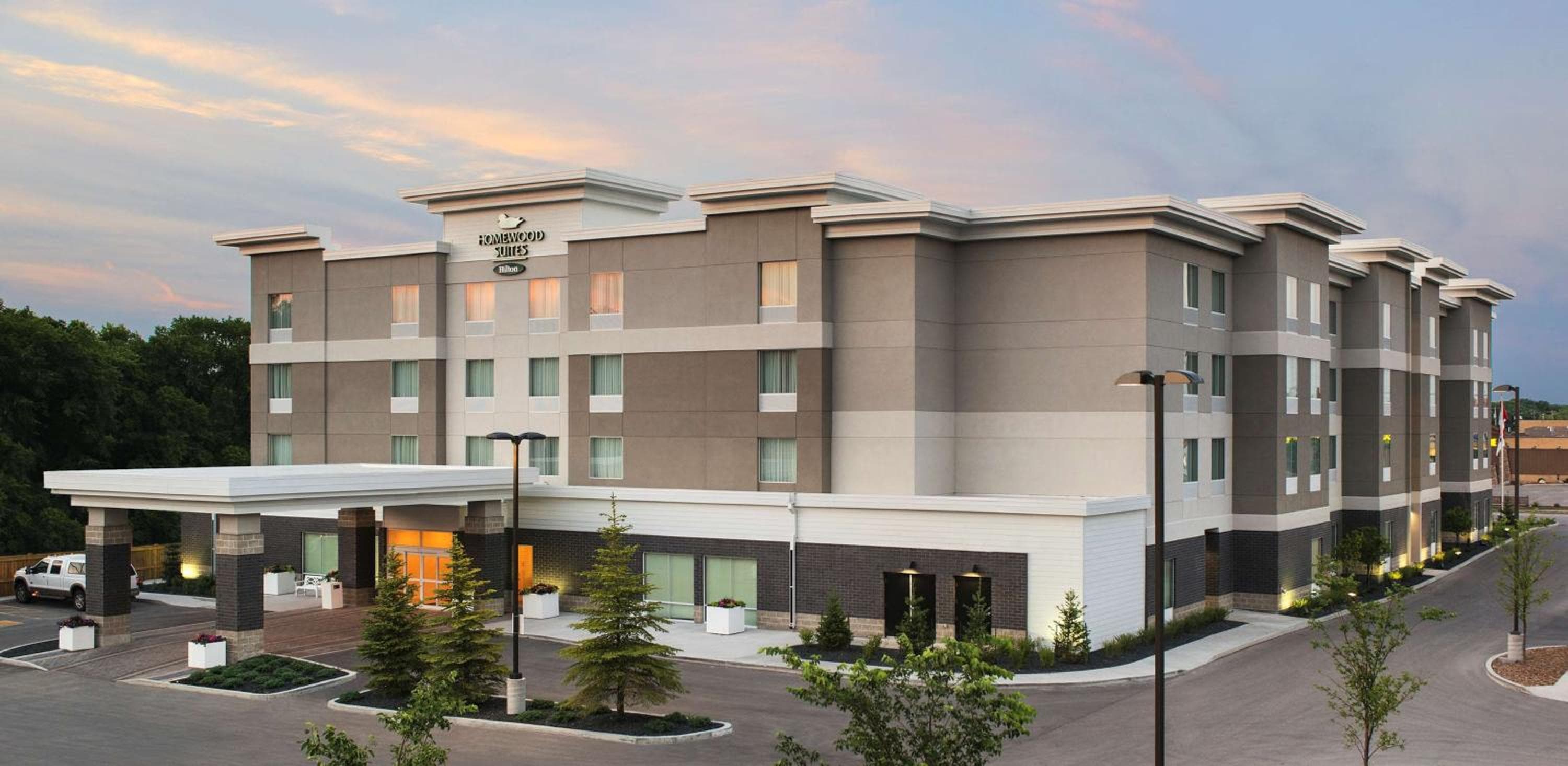 Homewood Suites by Hilton Winnipeg Airport - Polo Park, Winnipeg