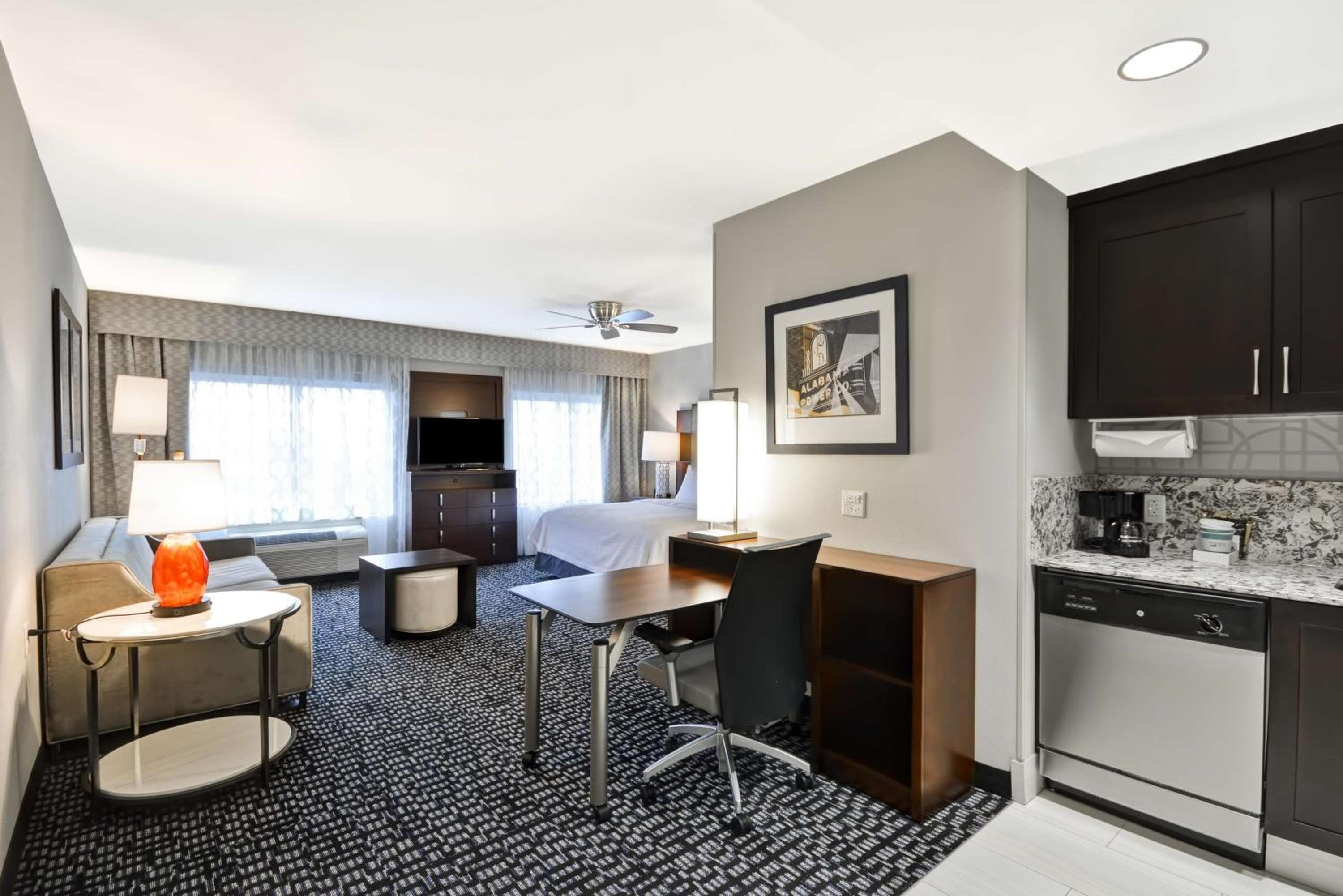 Homewood Suites by Hilton Birmingham Downtown Near UAB, Birmingham, photo 2