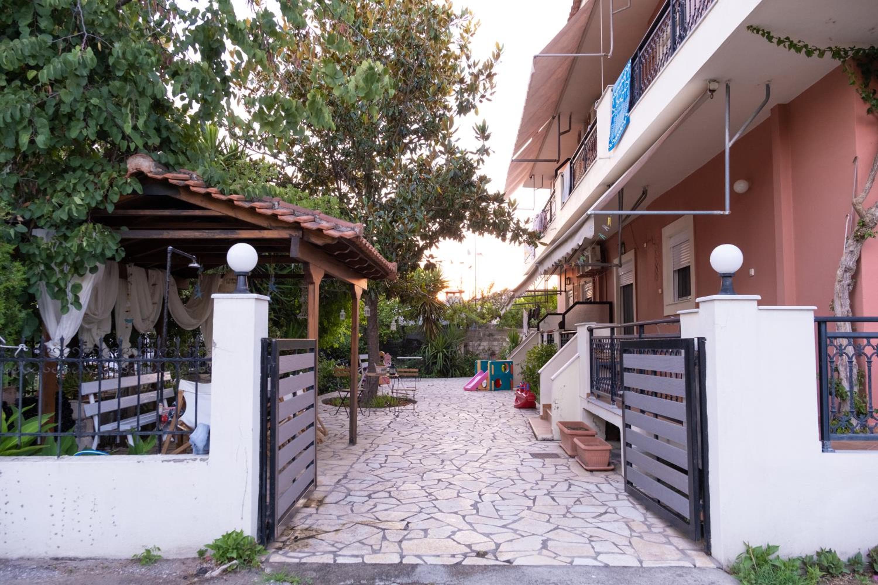 DIMITRA APARTMENTS, Pefki
