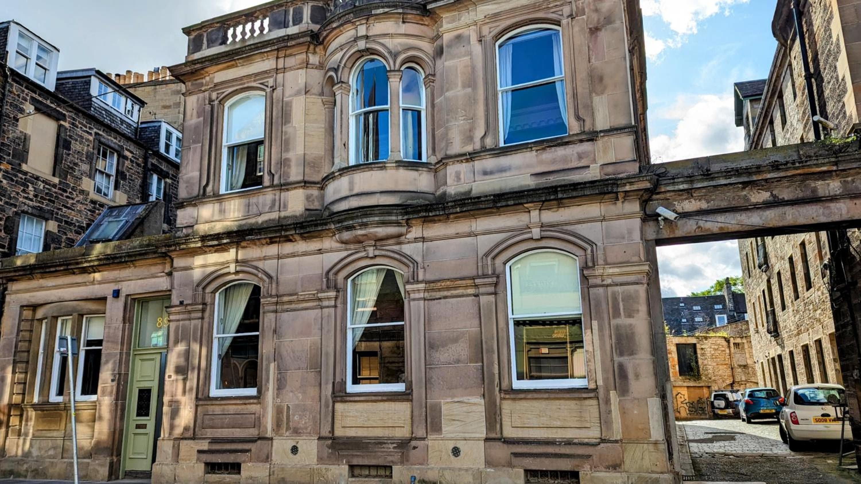 89 The Merchants- Chic Aparthotel by The House of Danu, Edinburgh