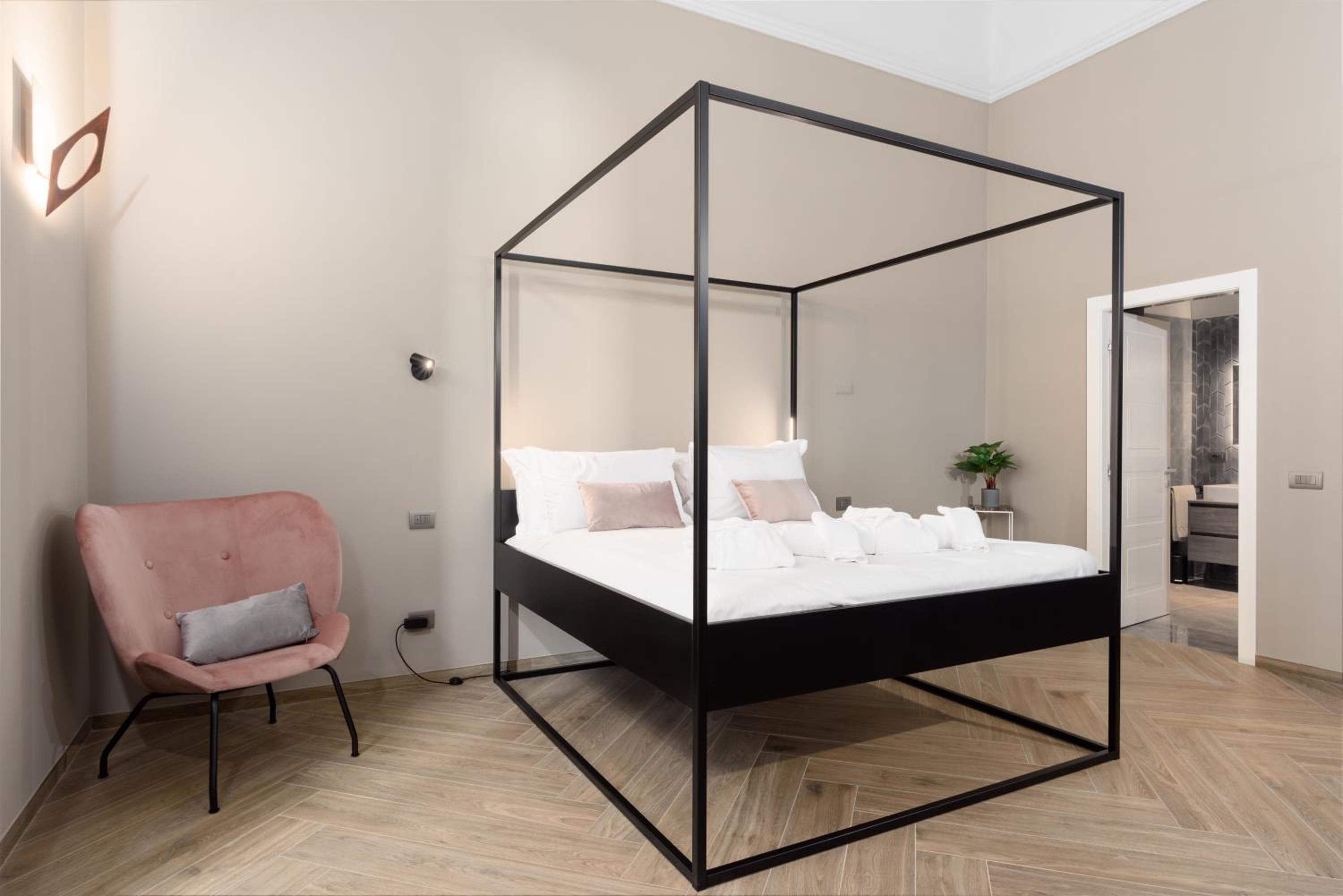 Q71 TIMELESS SUITES, Turin, photo 2