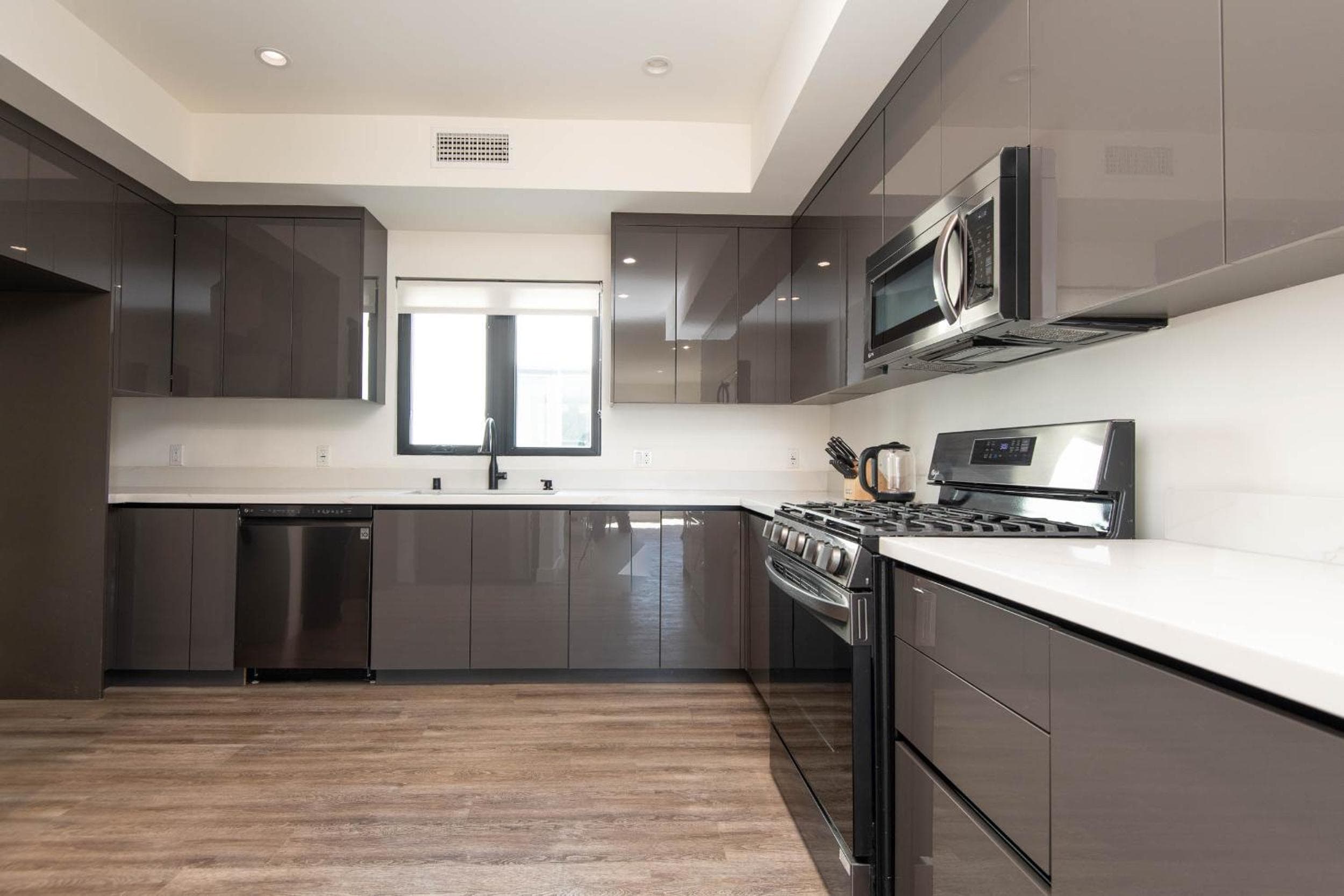 Regency Modern Apartments, Glendale, photo 6