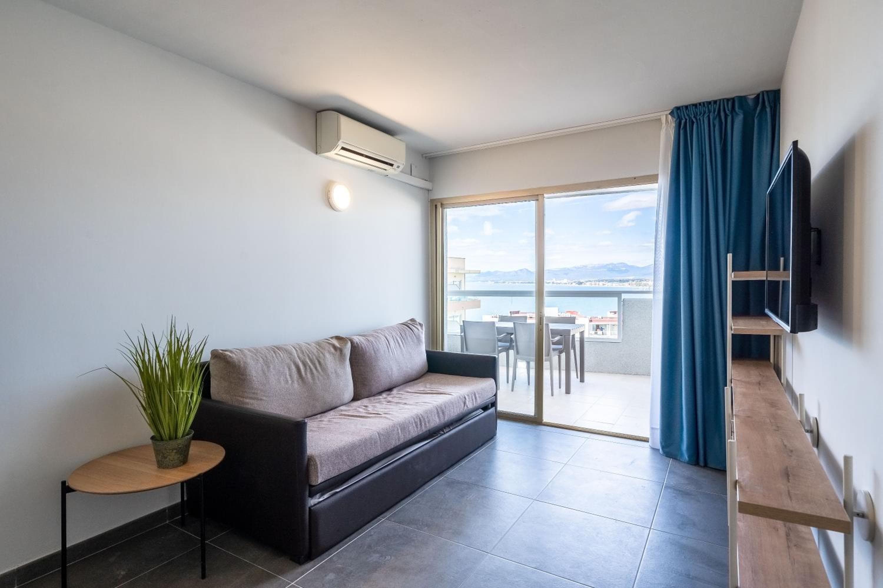 Rentalmar Blue Beach & Pool, Salou