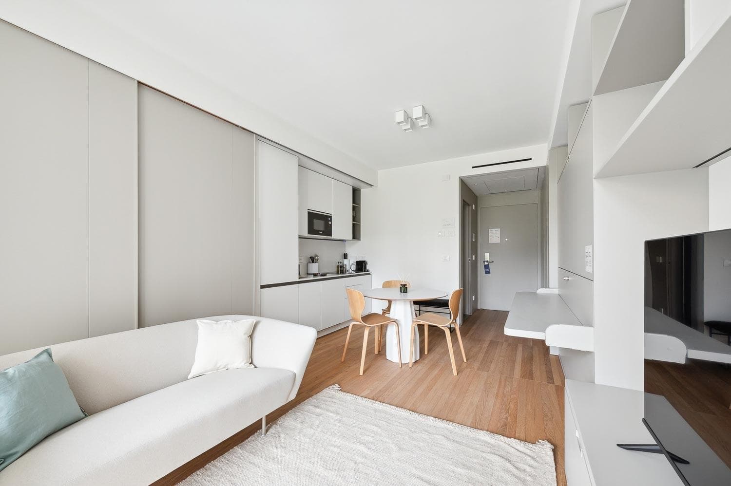 Limehome Milan via Stresa, Milan, photo 2