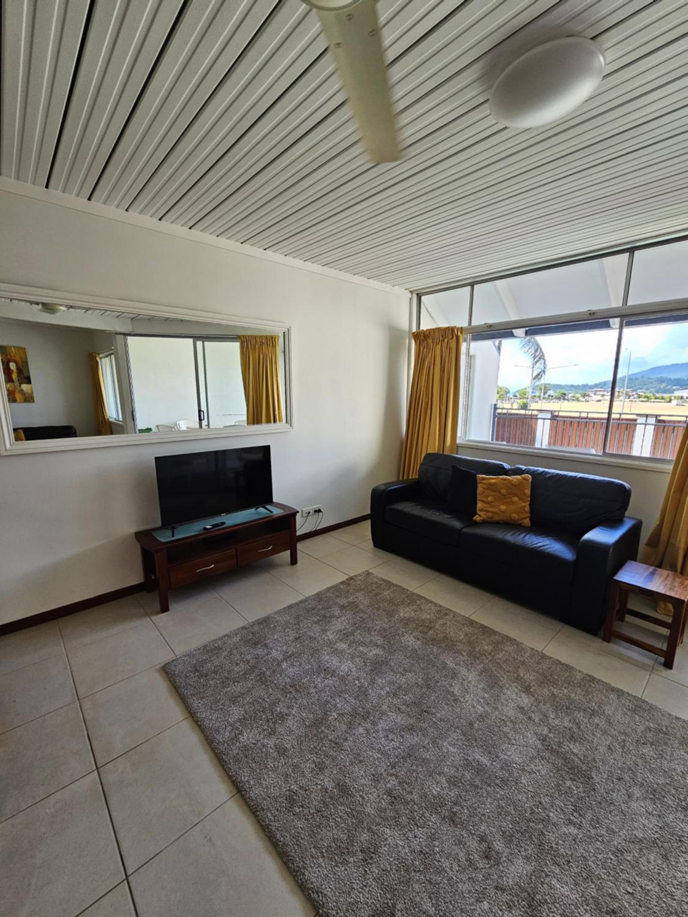 Airlie Seaview Apartments, Airlie Beach, photo 2