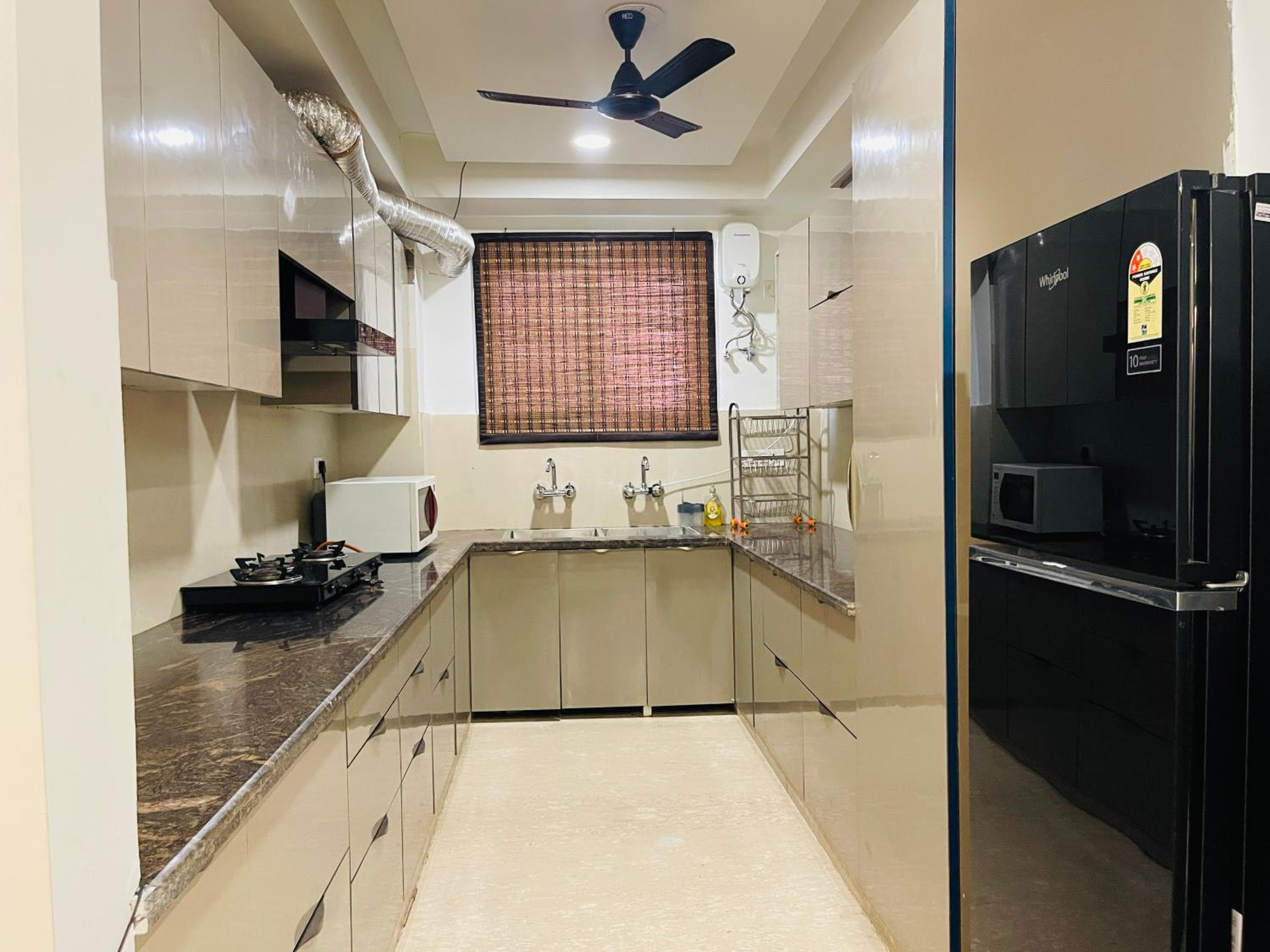 Bedchambers Serviced Apartments, Ardee City, Gurgaon, photo 3