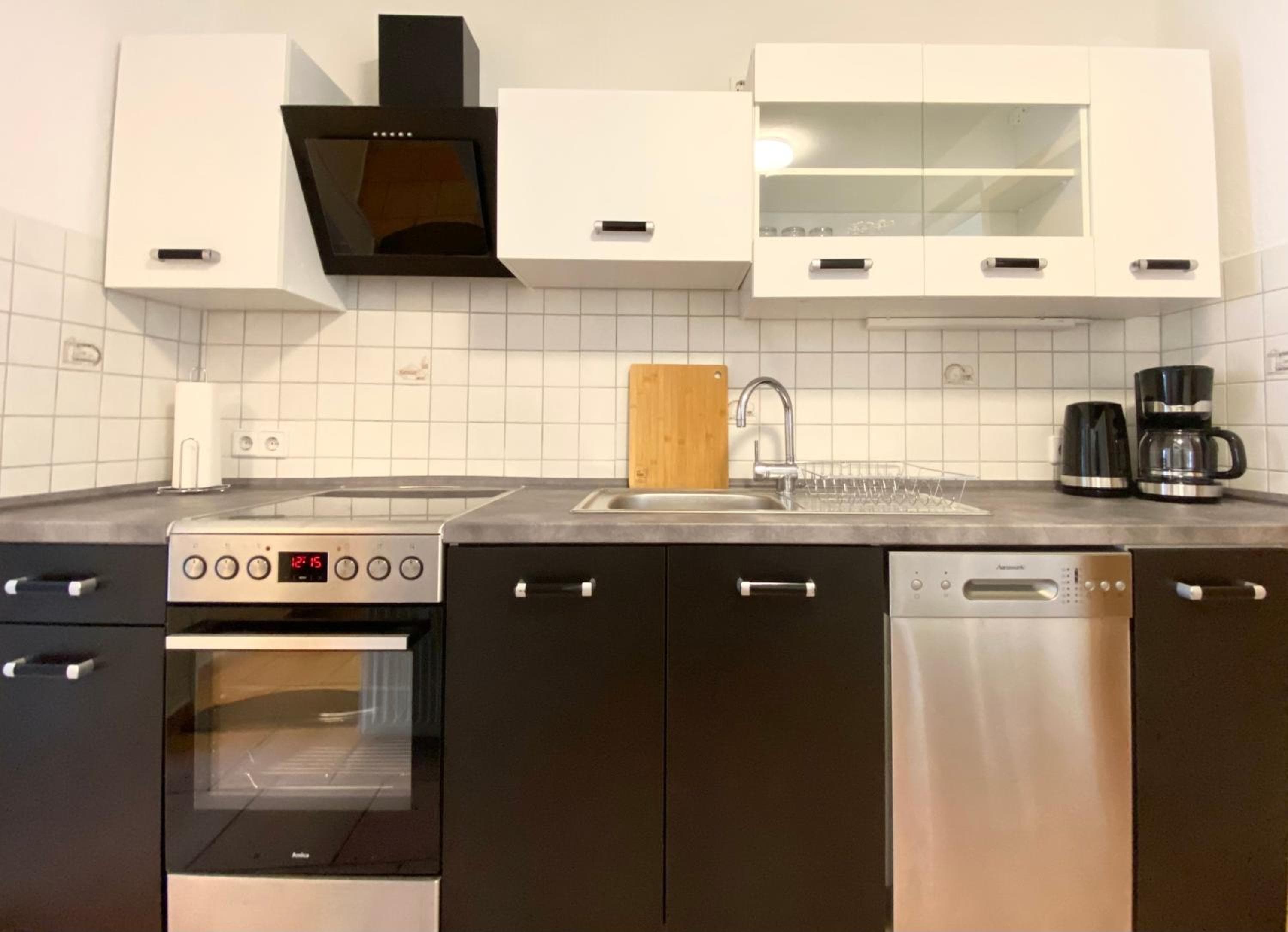 Gemütliche Unterkünfte für längeren Aufenthalt und Monteure inkl Balkon, Waschmaschine, WiFi, Küche und Parkplatz, Aschersleben, photo 3