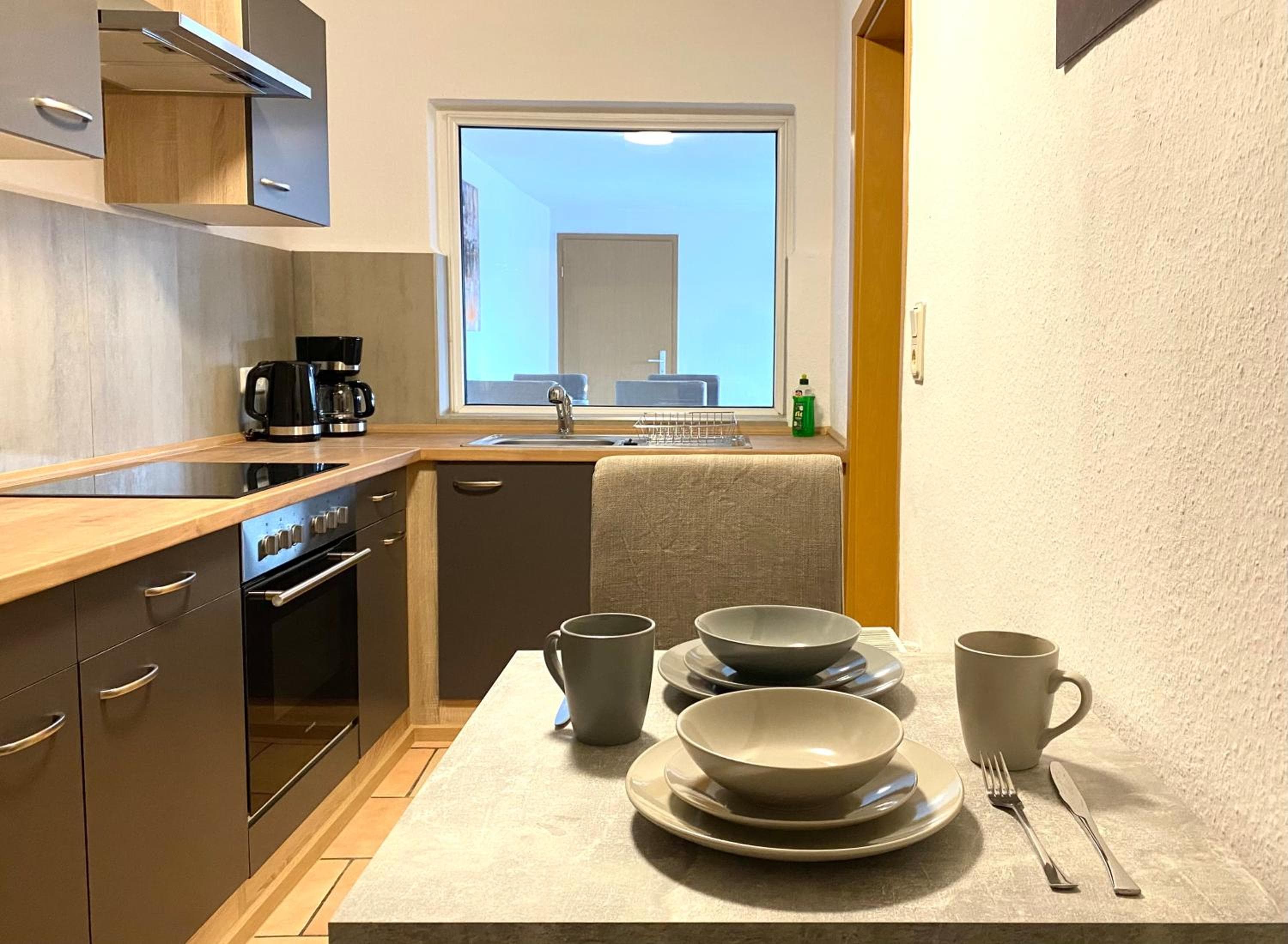 Gemütliche Unterkünfte für längeren Aufenthalt und Monteure inkl Balkon, Waschmaschine, WiFi, Küche und Parkplatz, Aschersleben