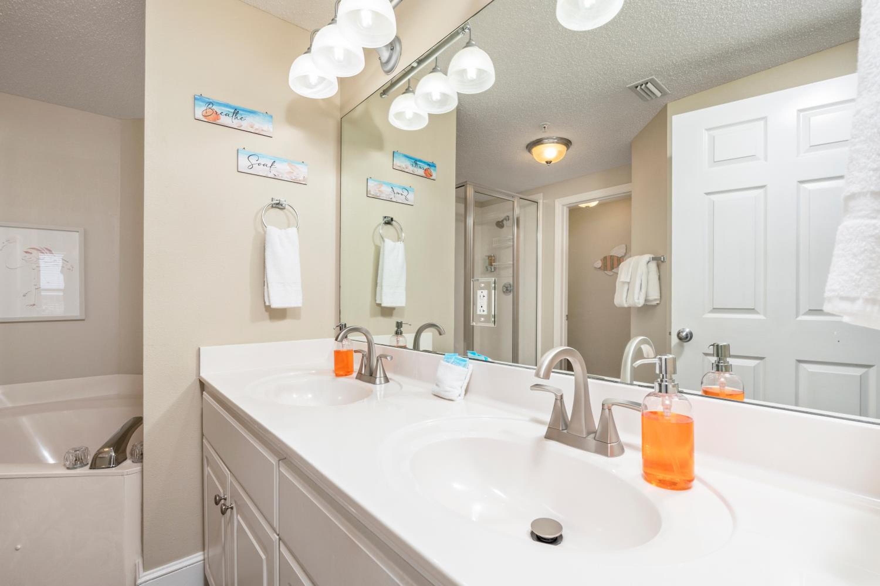 Stunning Ocean & Sunset Views, Direct Beach Access with 2 King Bedrooms at Panama City Beach, Fl, Panama City Beach, photo 2