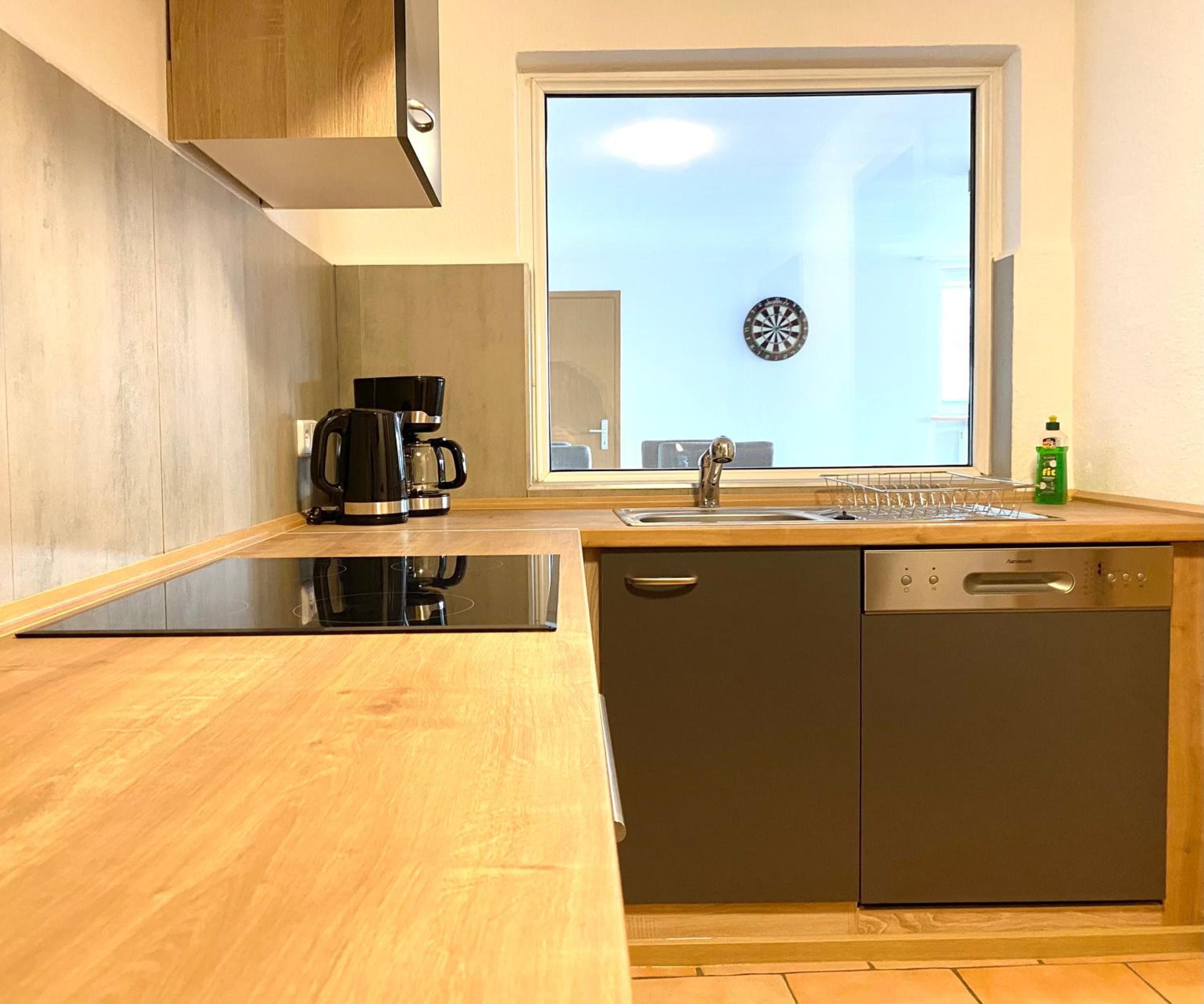 Gemütliche Unterkünfte für längeren Aufenthalt und Monteure inkl Balkon, Waschmaschine, WiFi, Küche und Parkplatz, Aschersleben, photo 2
