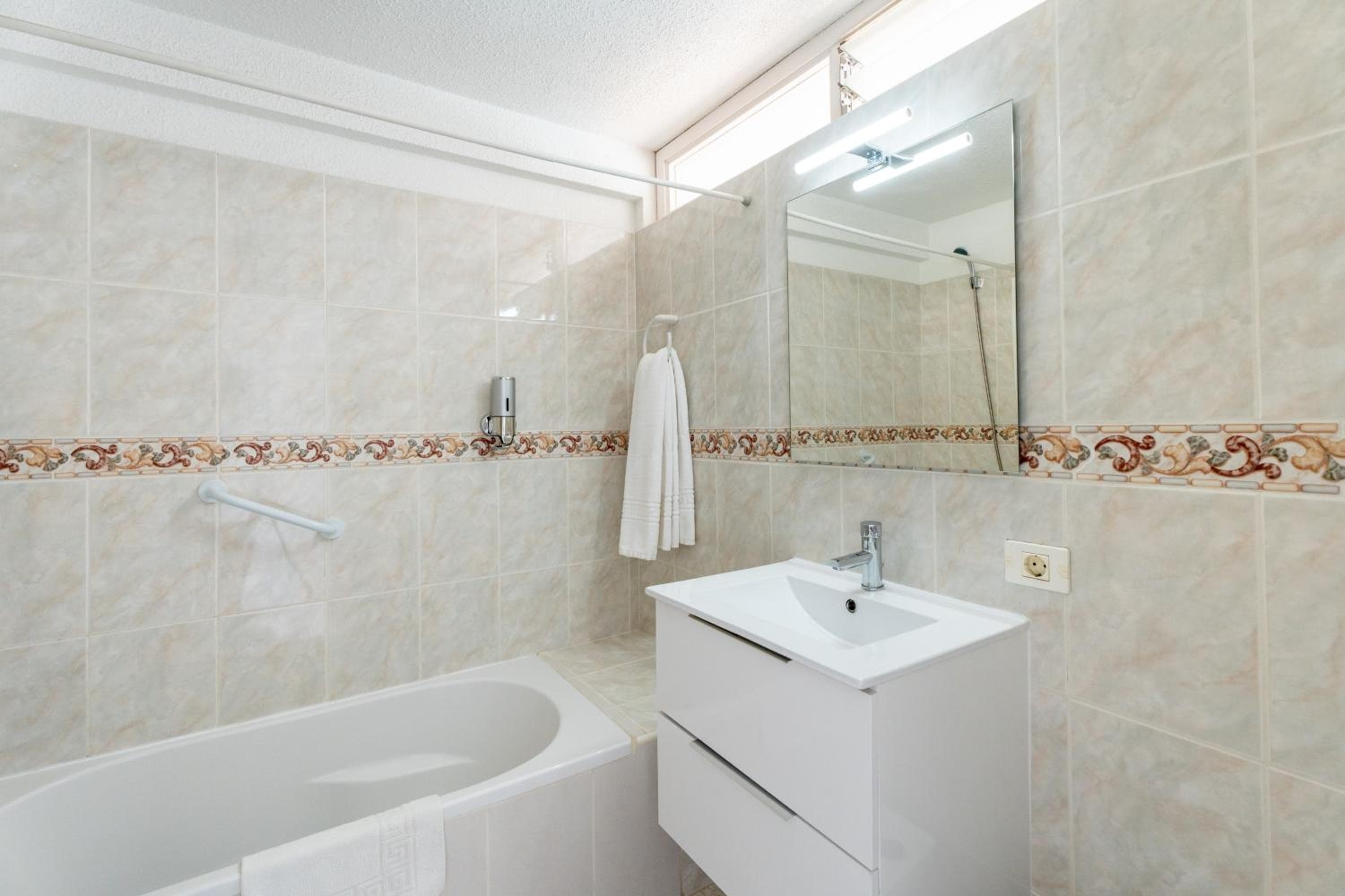 Apartamentos Borinquen, Playa de las Americas, photo 2