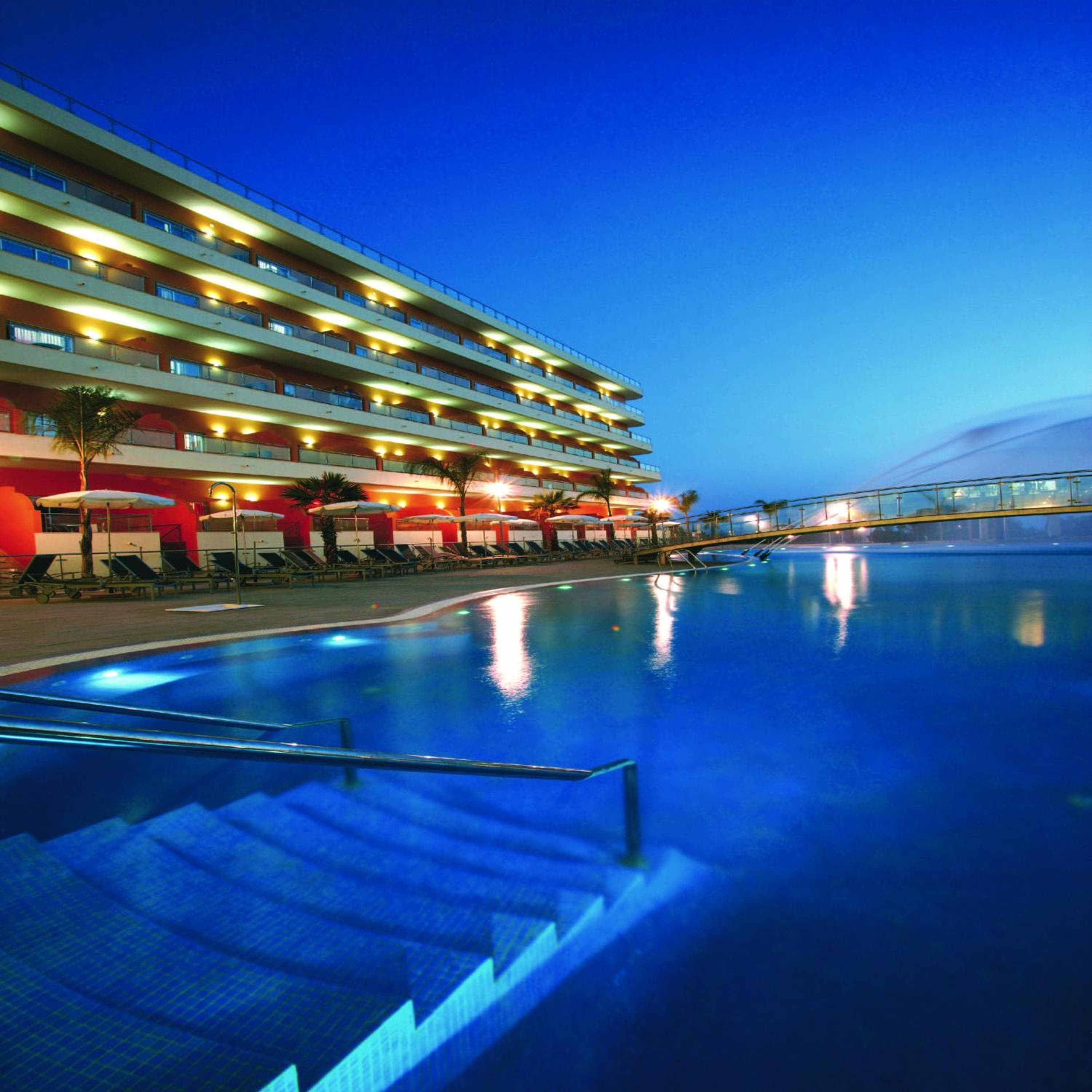 Building at Hotel Apartamento Balaia Atlantico