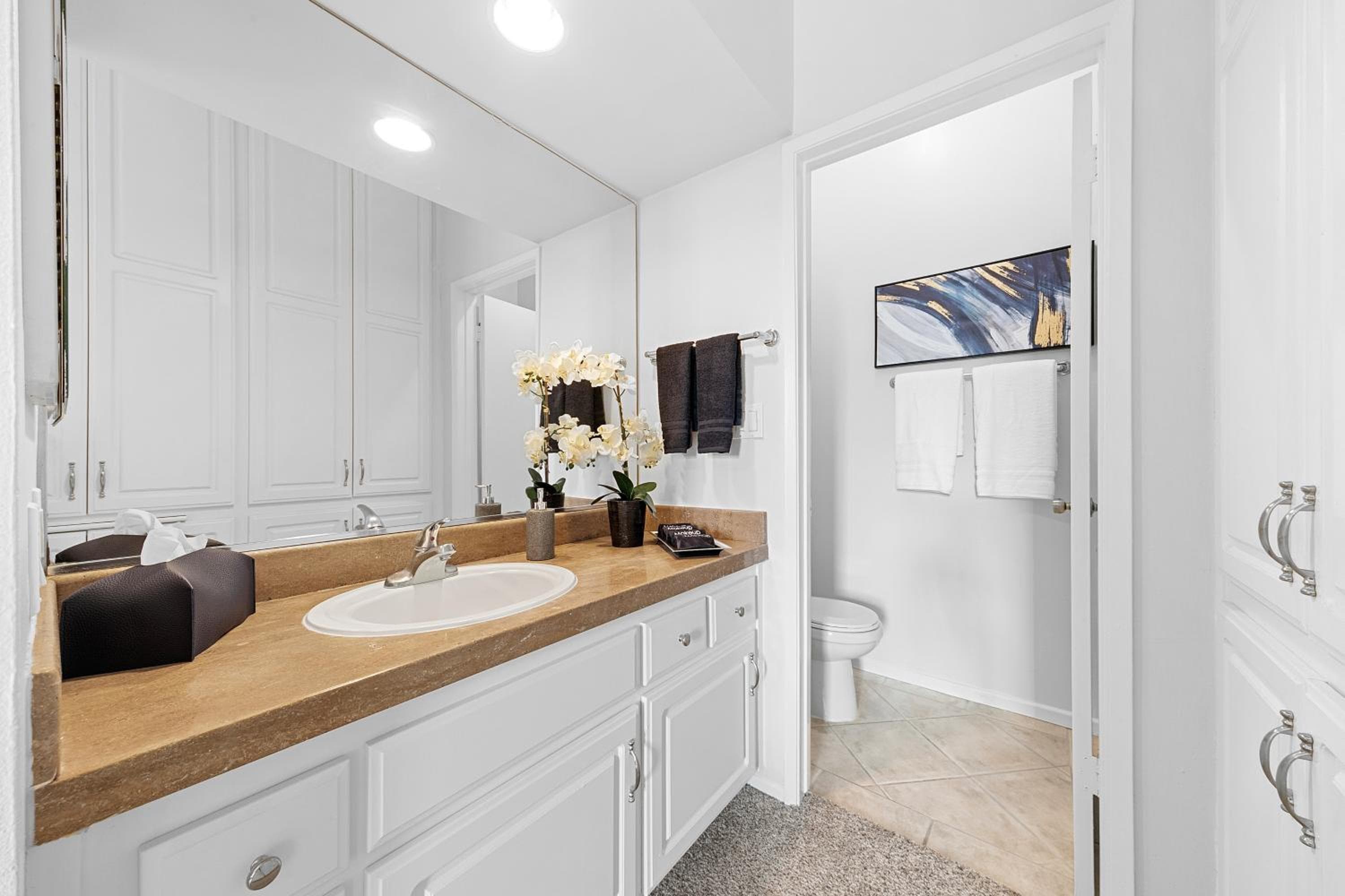 Beverly Hills Penthouse 2 BR Apt with Parking 407, Los Angeles, photo 4