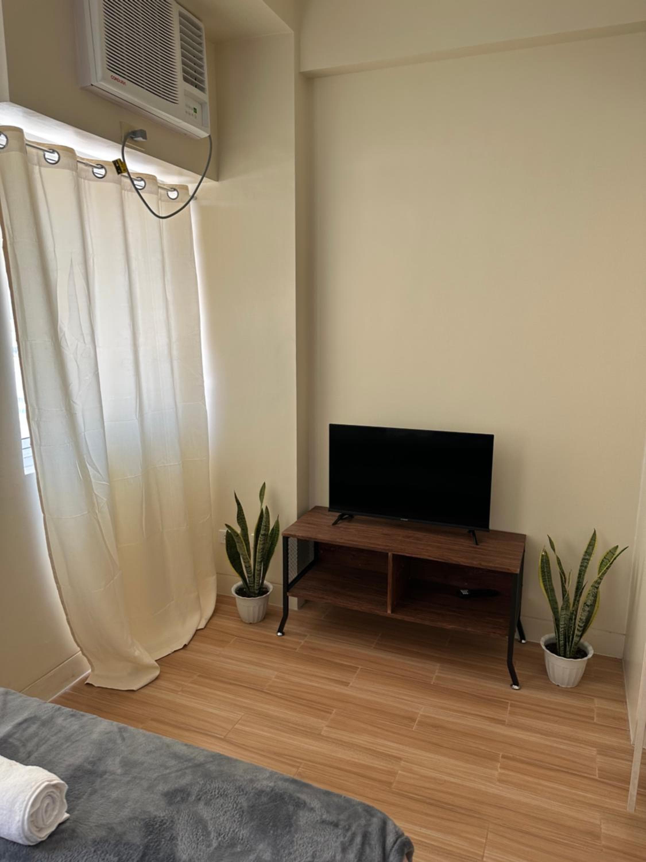 Neat Unit in Holland Park Southwoods, Biñan, photo 2