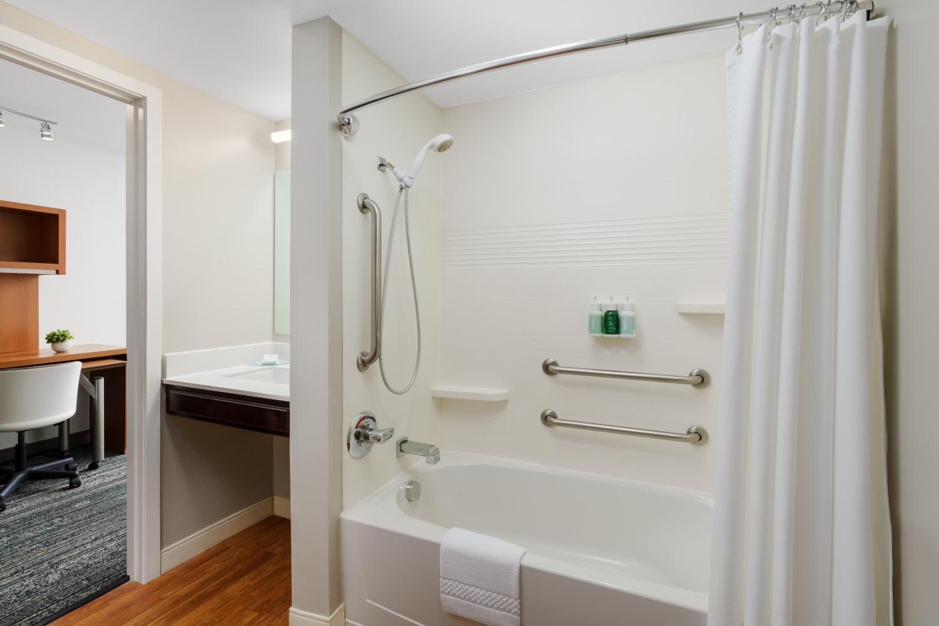 TownePlace Suites Manchester-Boston Regional Airport, Manchester, photo 5