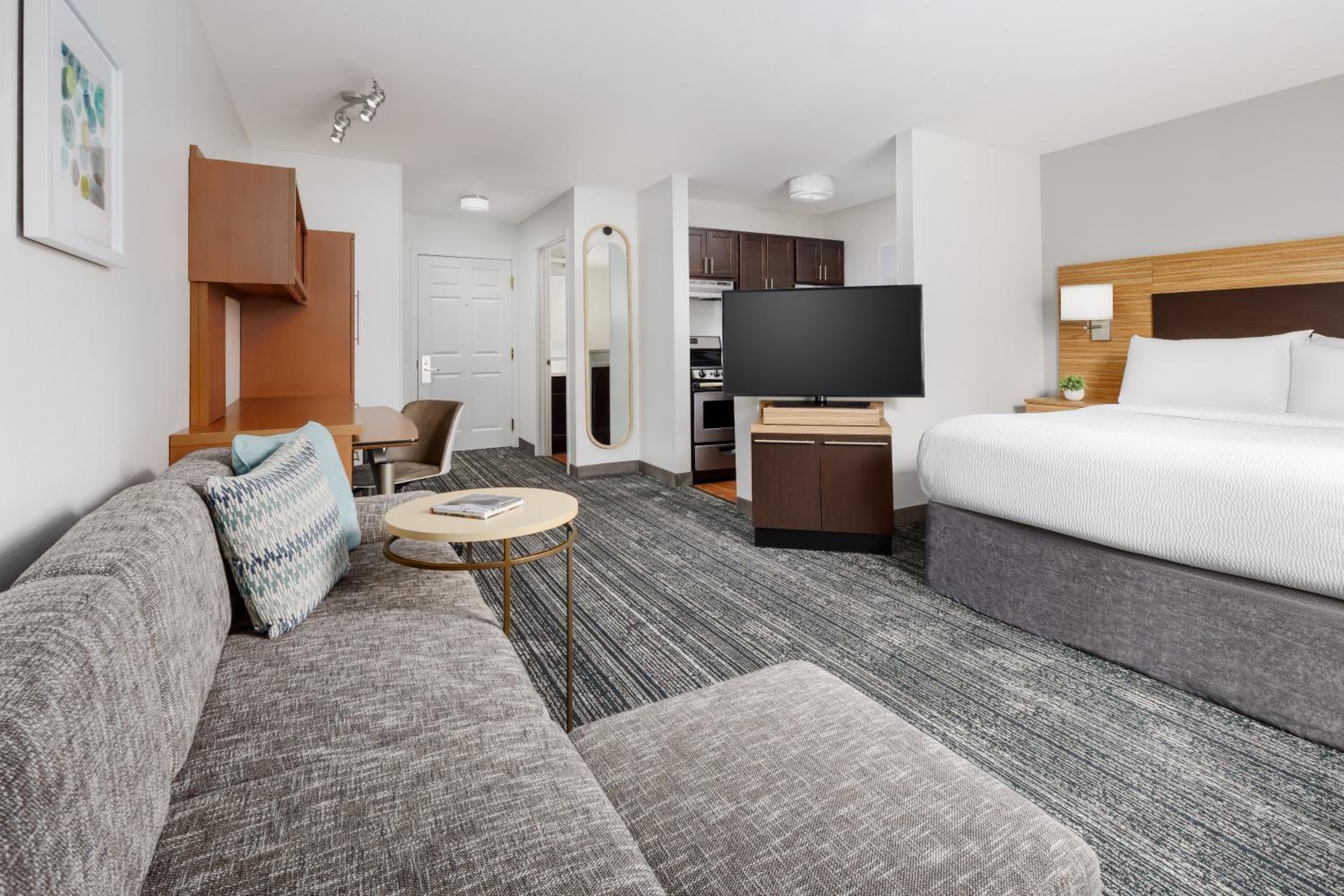 TownePlace Suites Manchester-Boston Regional Airport, Manchester, photo 2